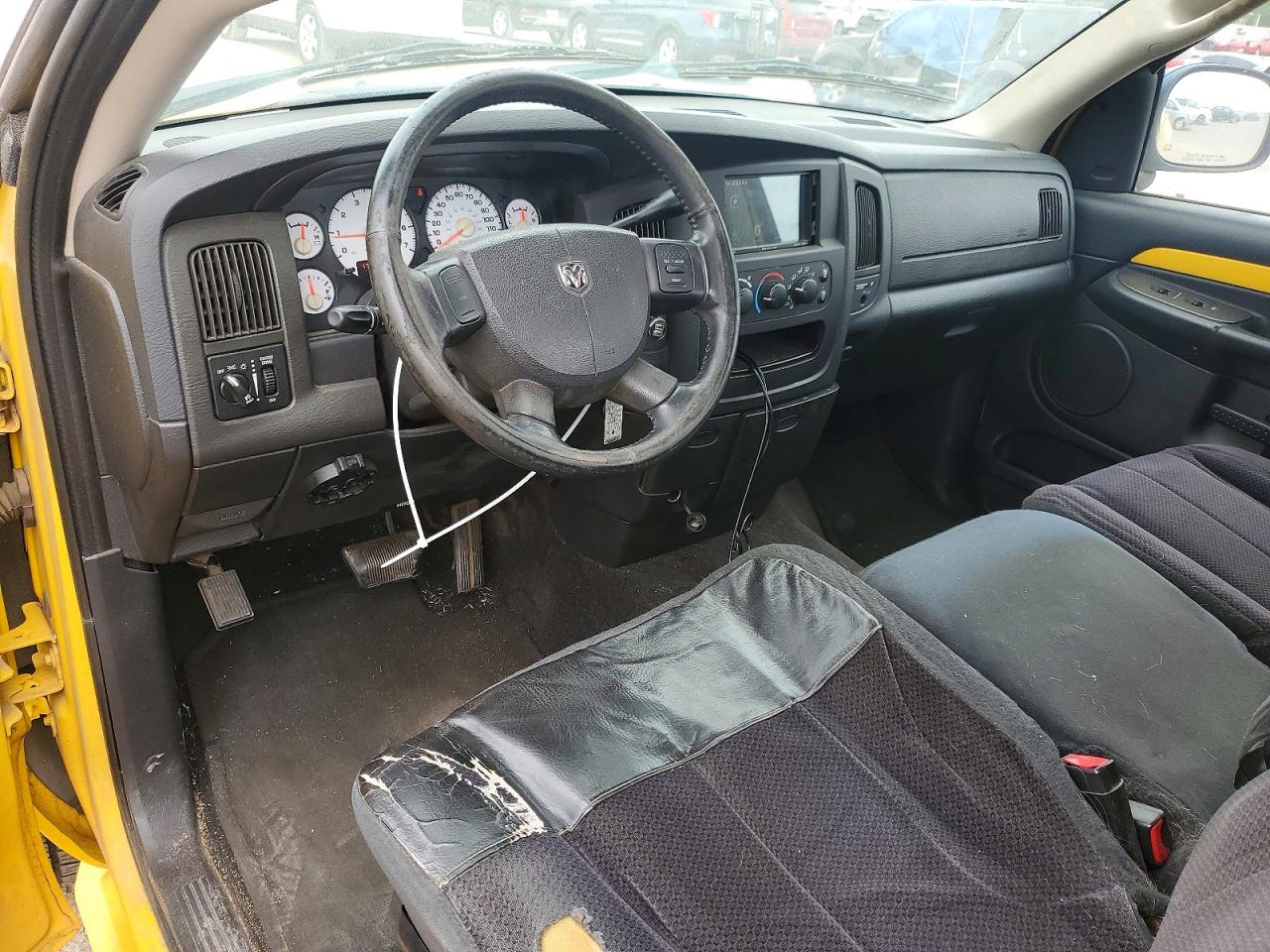 2004 Dodge Ram 1500 St Yellow vin: 1D7HA16D94J295654