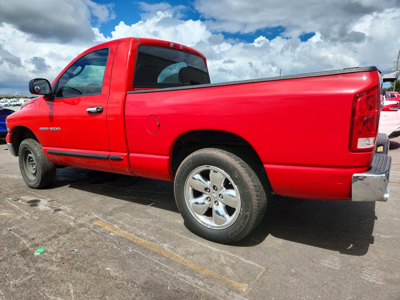 2005 Dodge Ram 1500 St Red vin: 1D7HA16DX5J552452