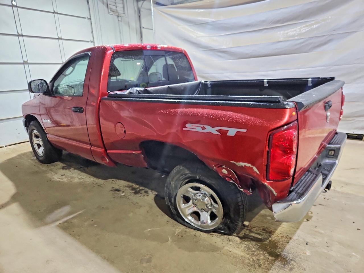 2008 Dodge Ram 1500 St Red vin: 1D7HA16K08J170840