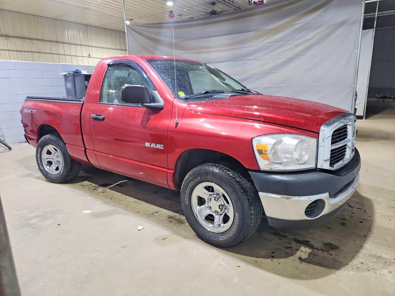 2008 Dodge Ram 1500 St Red vin: 1D7HA16K08J170840