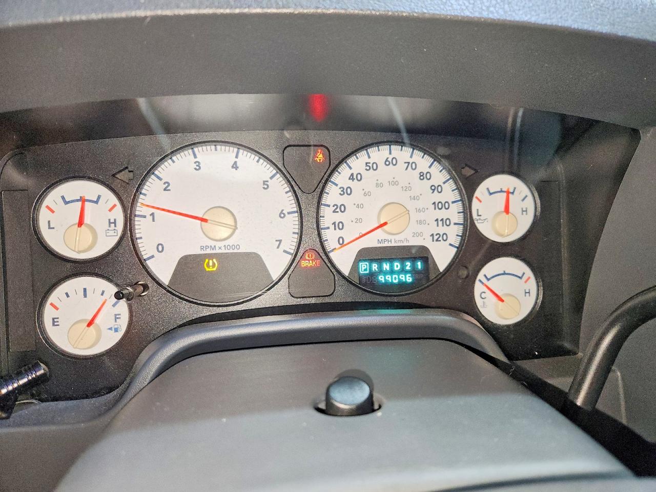 2008 Dodge Ram 1500 St Red vin: 1D7HA16K08J170840