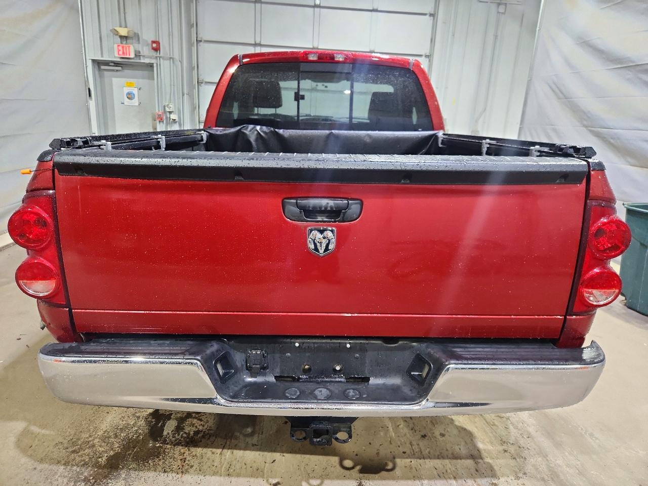 2008 Dodge Ram 1500 St Red vin: 1D7HA16K08J170840