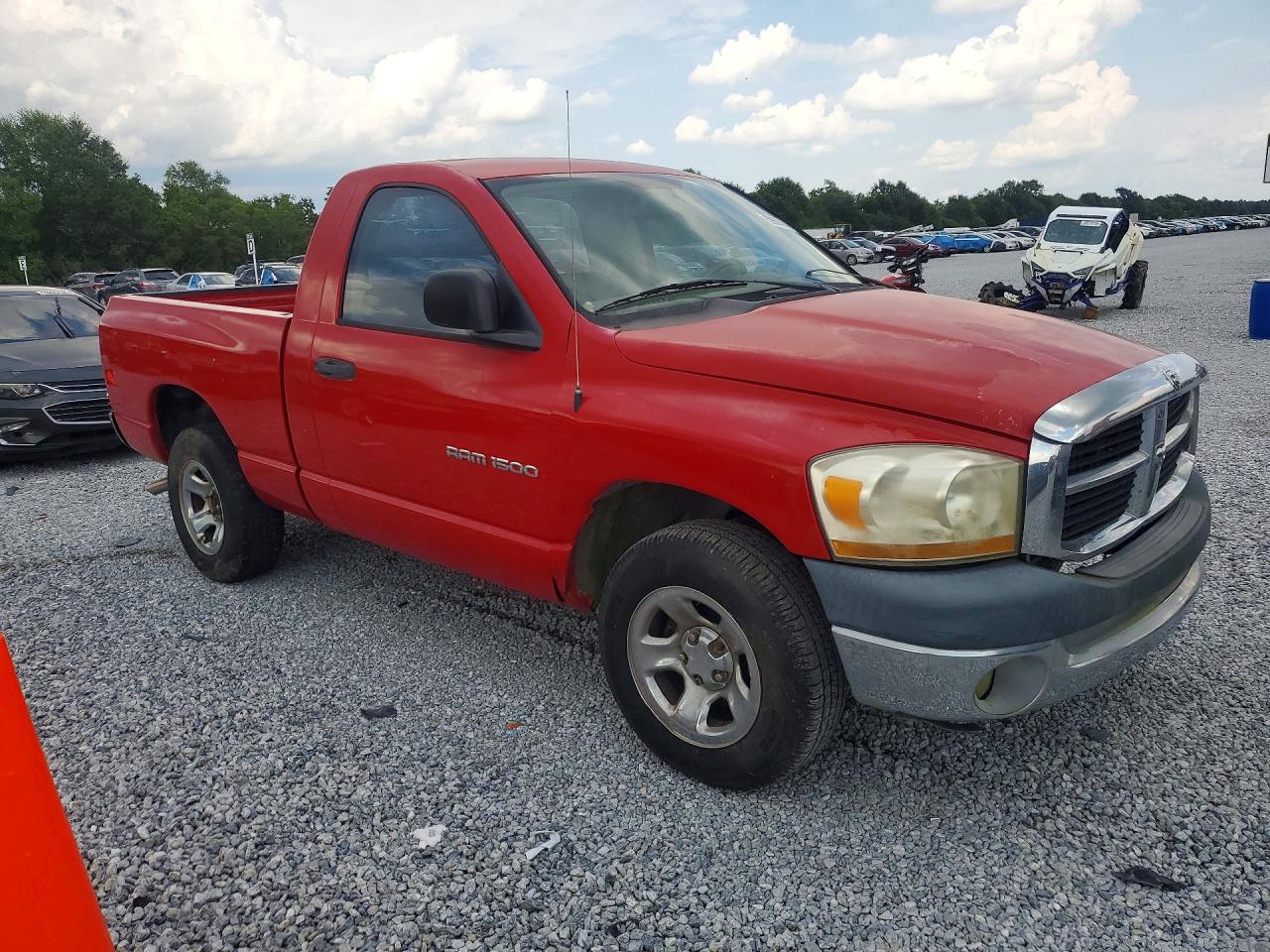 2006 Dodge Ram 1500 St Red vin: 1D7HA16K26J229271