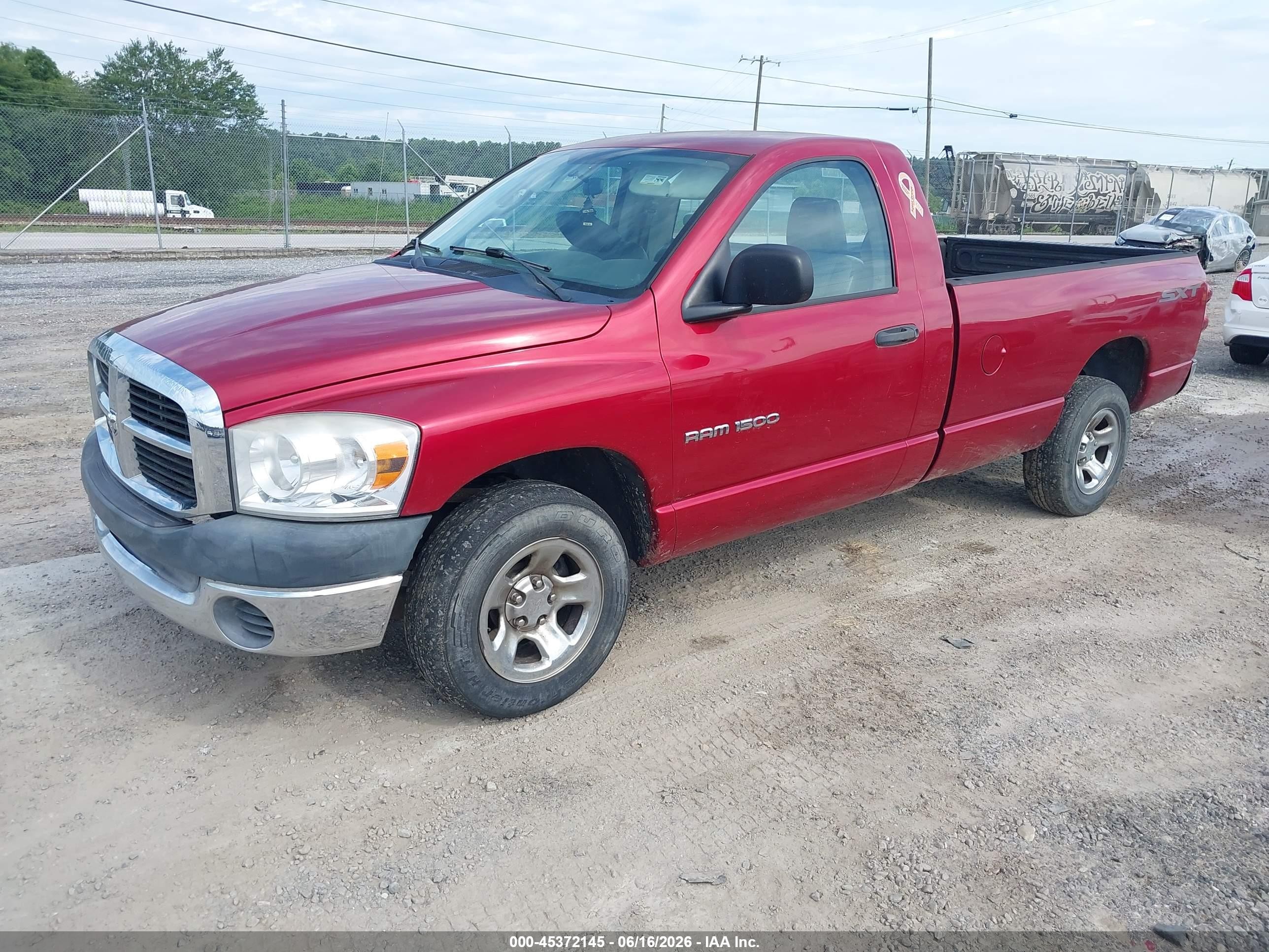 2007 Dodge Ram 1500 St Red vin: 1D7HA16K27J521679