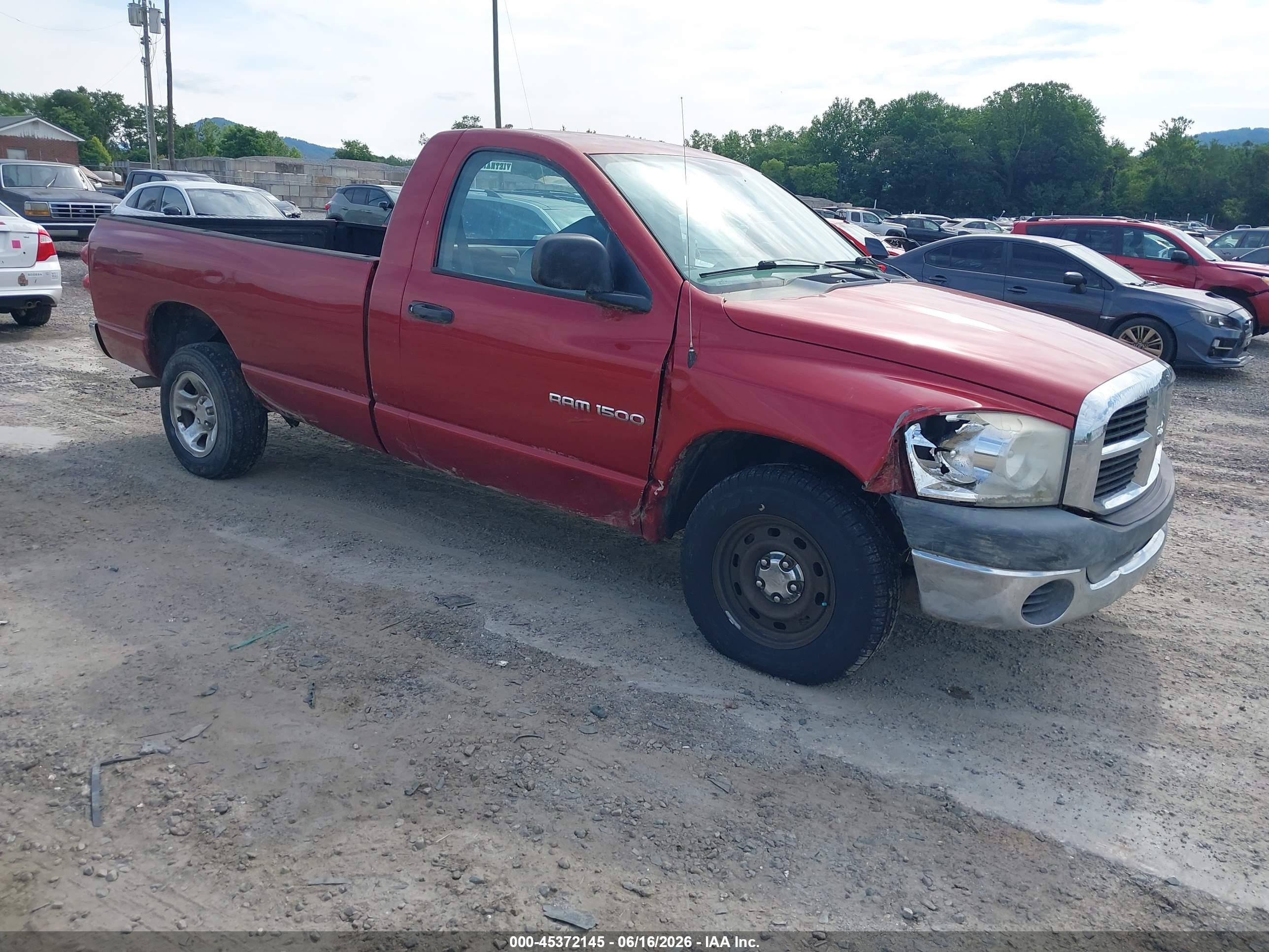 2007 Dodge Ram 1500 St Red vin: 1D7HA16K27J521679