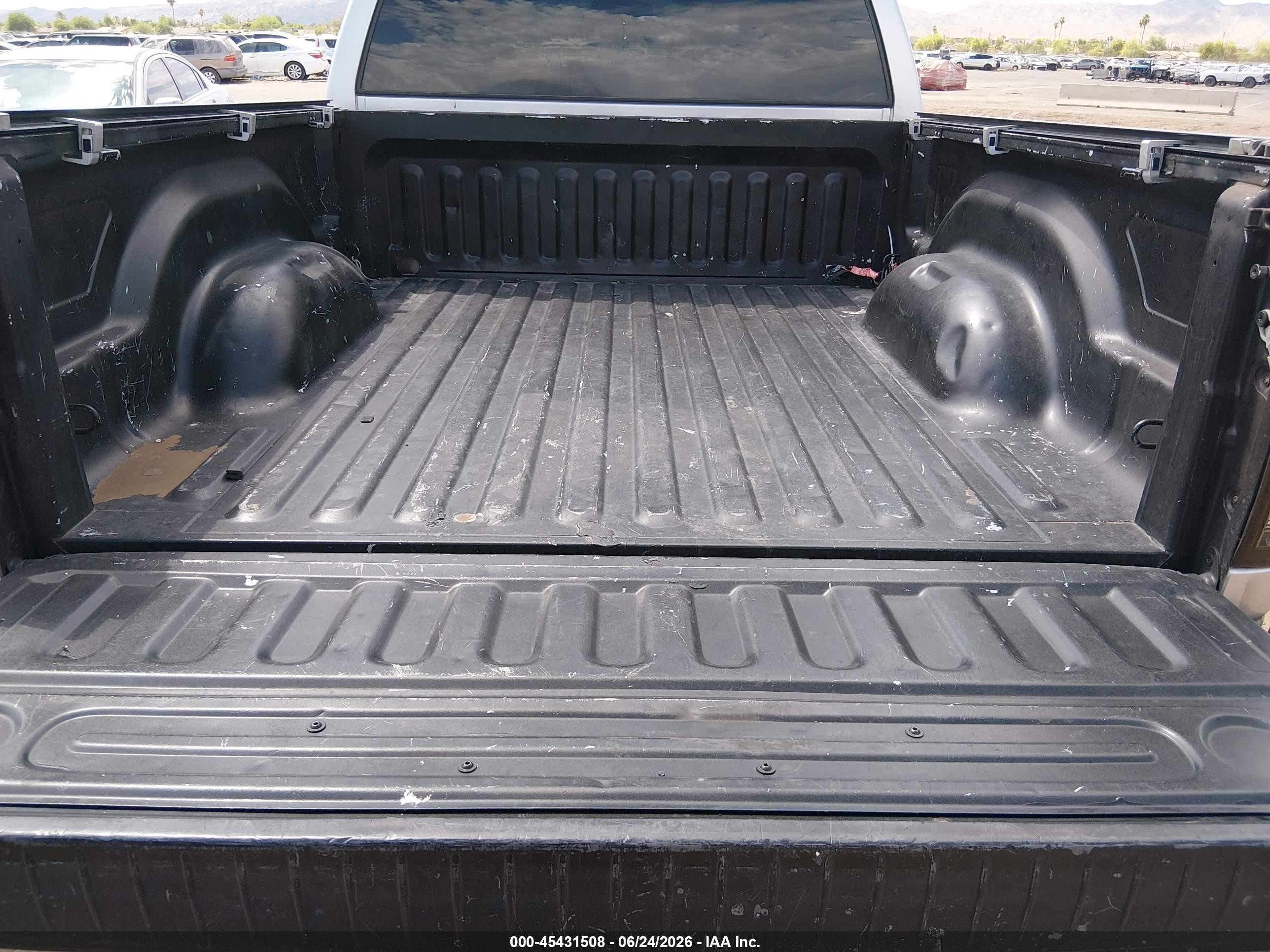 2008 Dodge Ram 1500 St/sxt Silver vin: 1D7HA16K38J110275