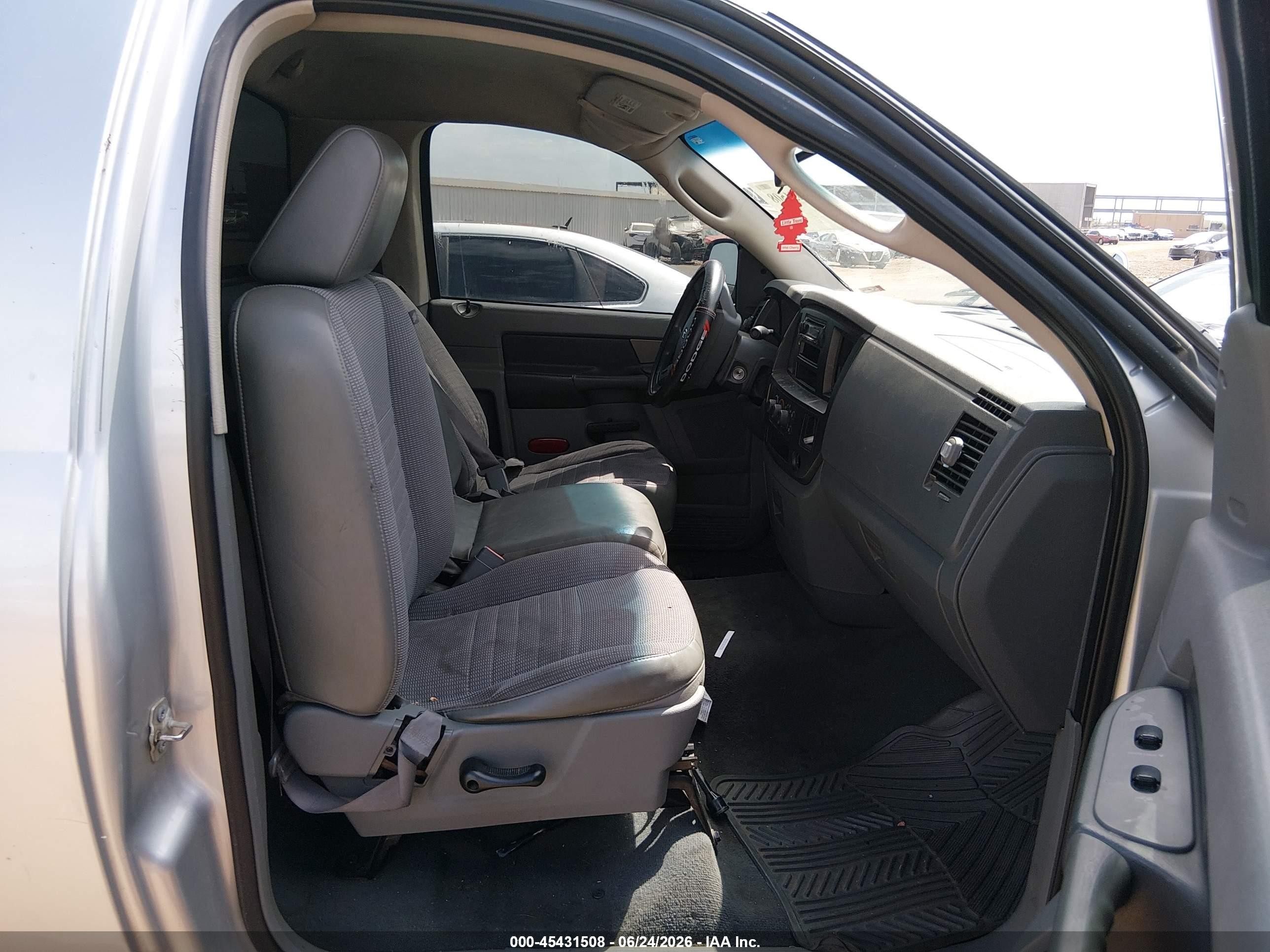 2008 Dodge Ram 1500 St/sxt Silver vin: 1D7HA16K38J110275