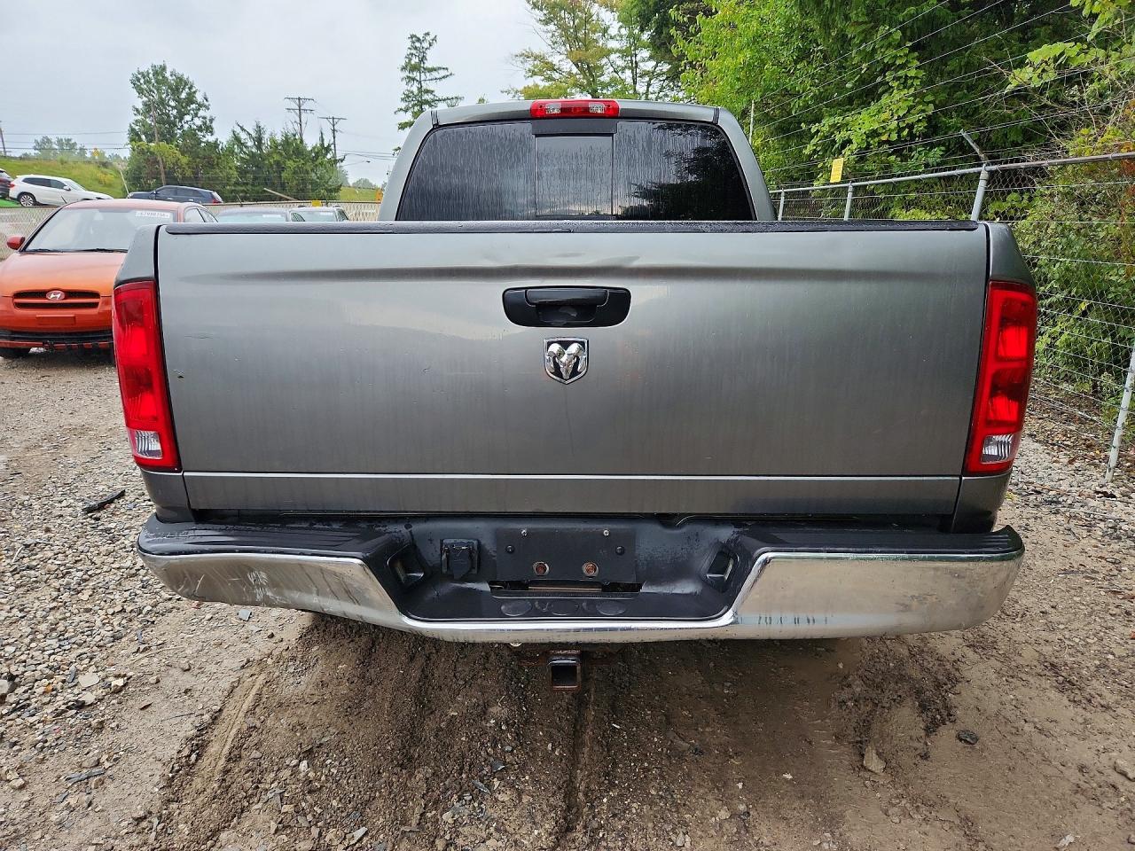 2005 Dodge Ram 1500 St Gray vin: 1D7HA16K45J640699