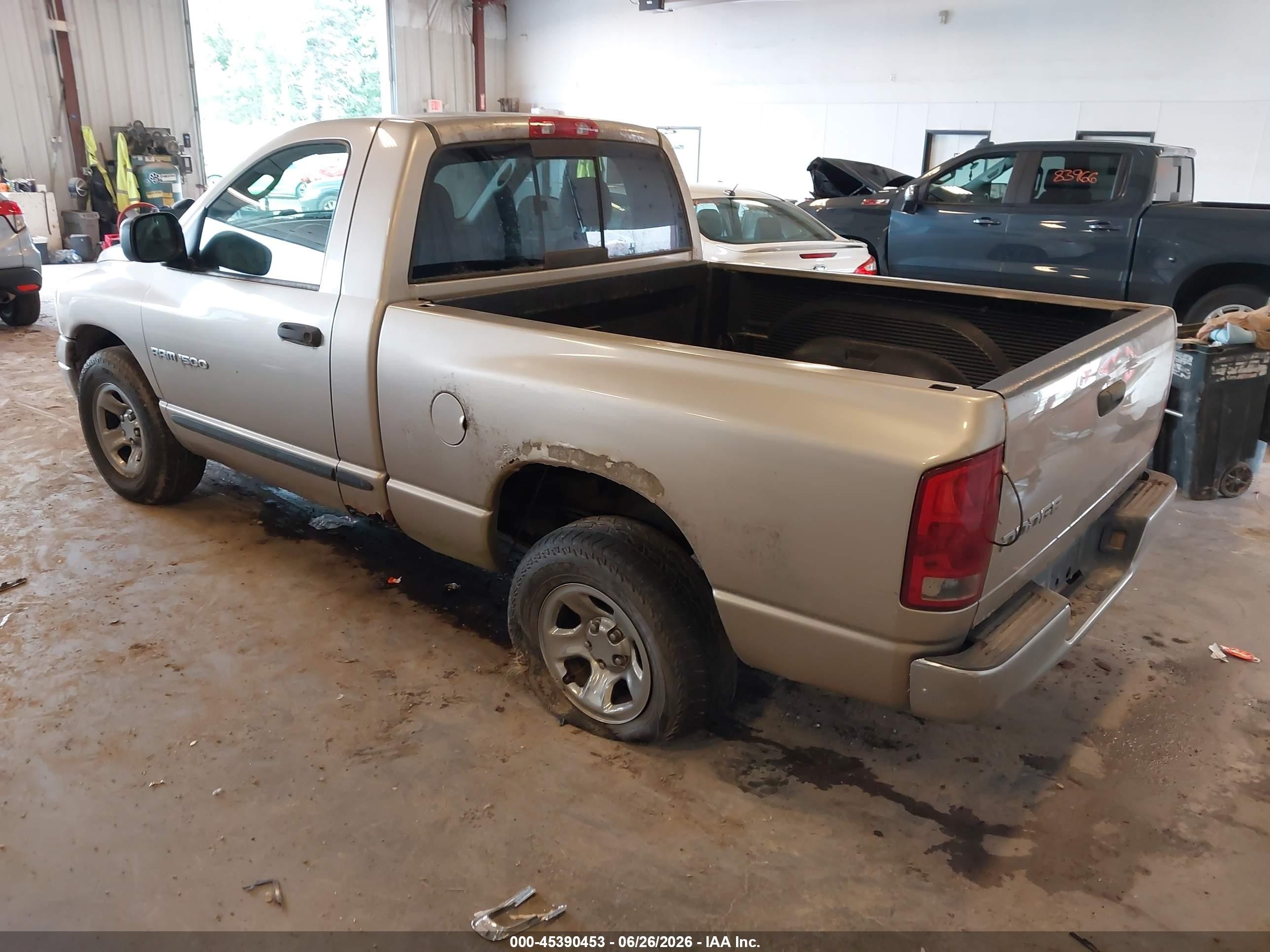 2004 Dodge Ram 1500 St Золотой vin: 1D7HA16K54J292118