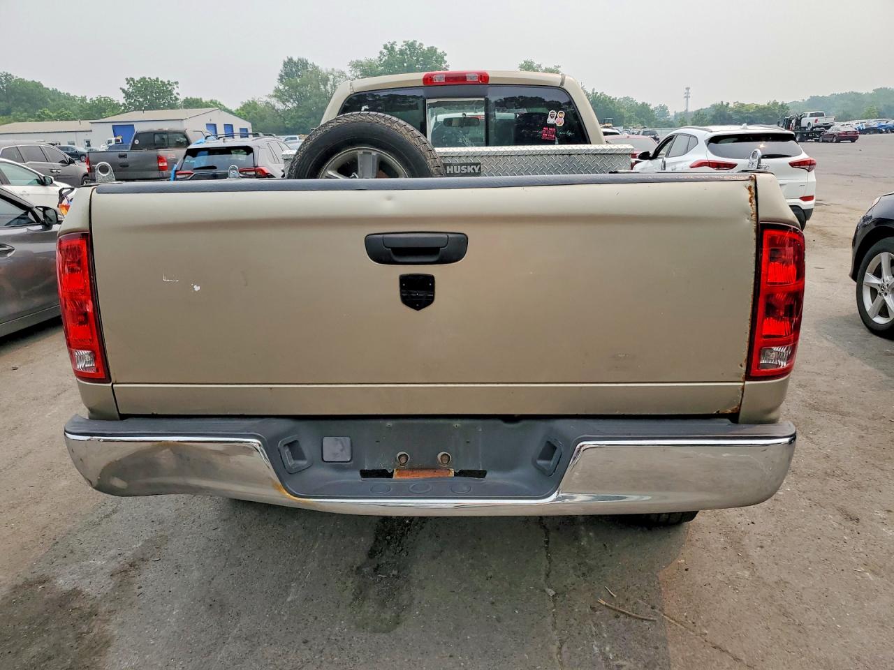 2005 Dodge Ram 1500 St Золотой vin: 1D7HA16K55J598883