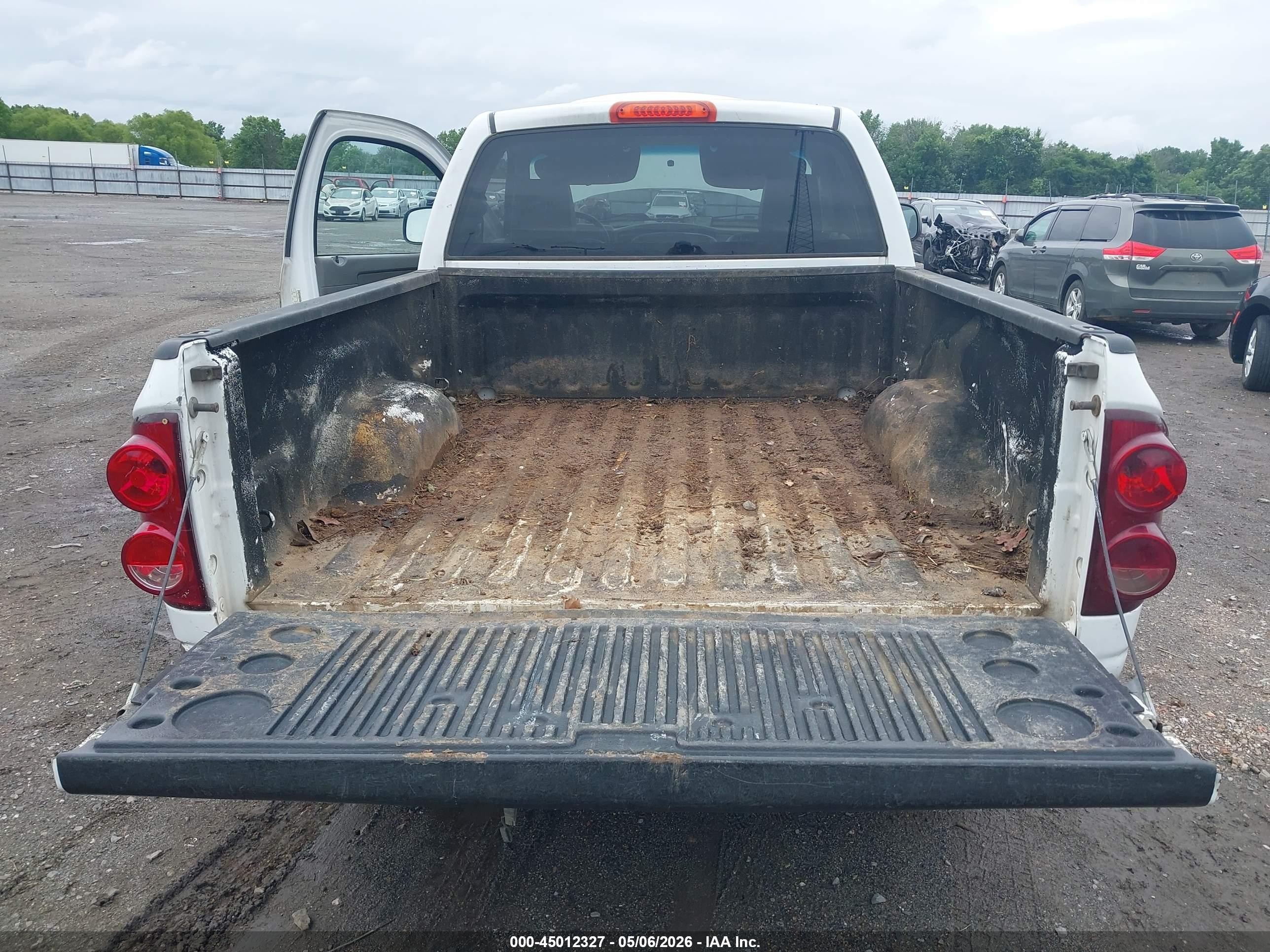 2007 Dodge Ram 1500 St White vin: 1D7HA16K57J633148