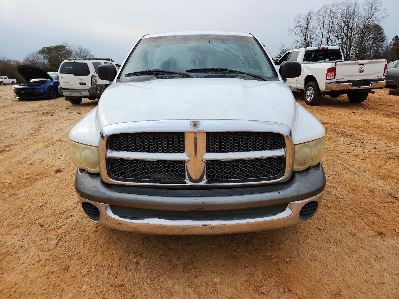 2002 Dodge Ram 1500 White vin: 1D7HA16K62J219062