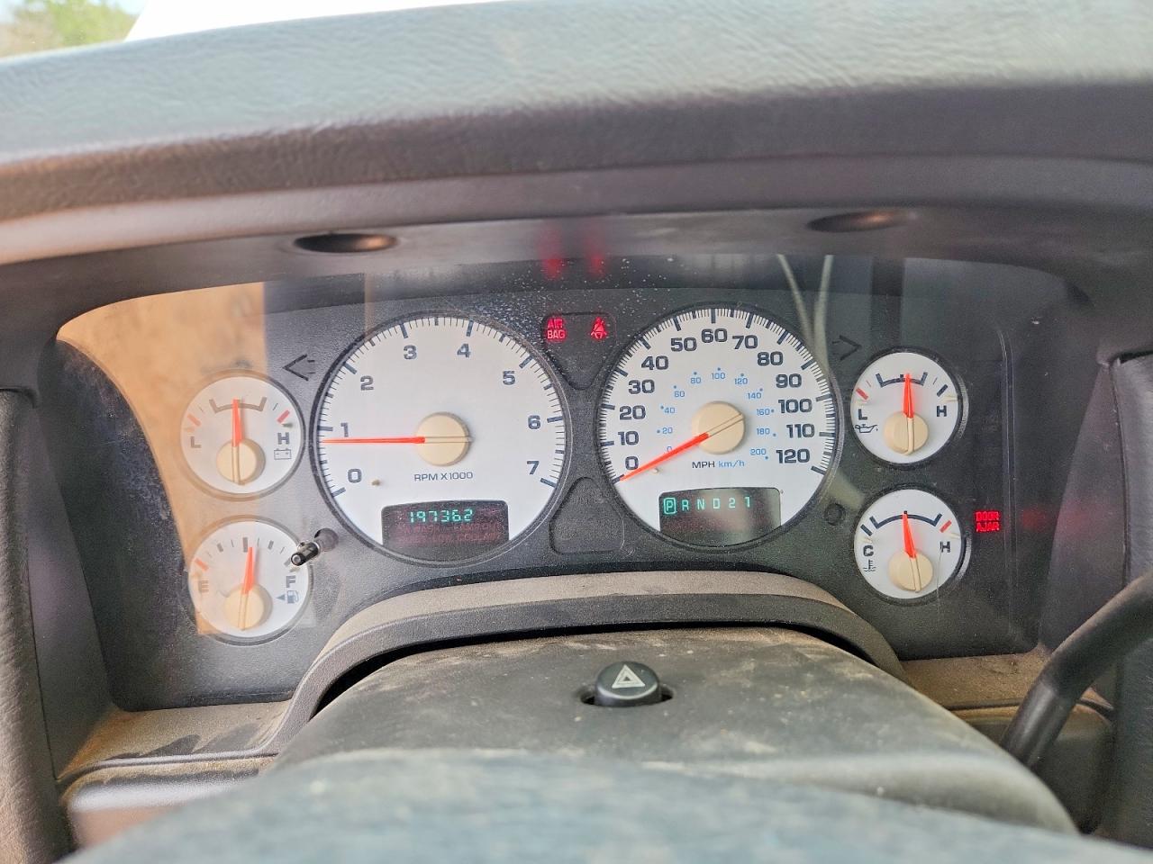 2002 Dodge Ram 1500 White vin: 1D7HA16K62J219062