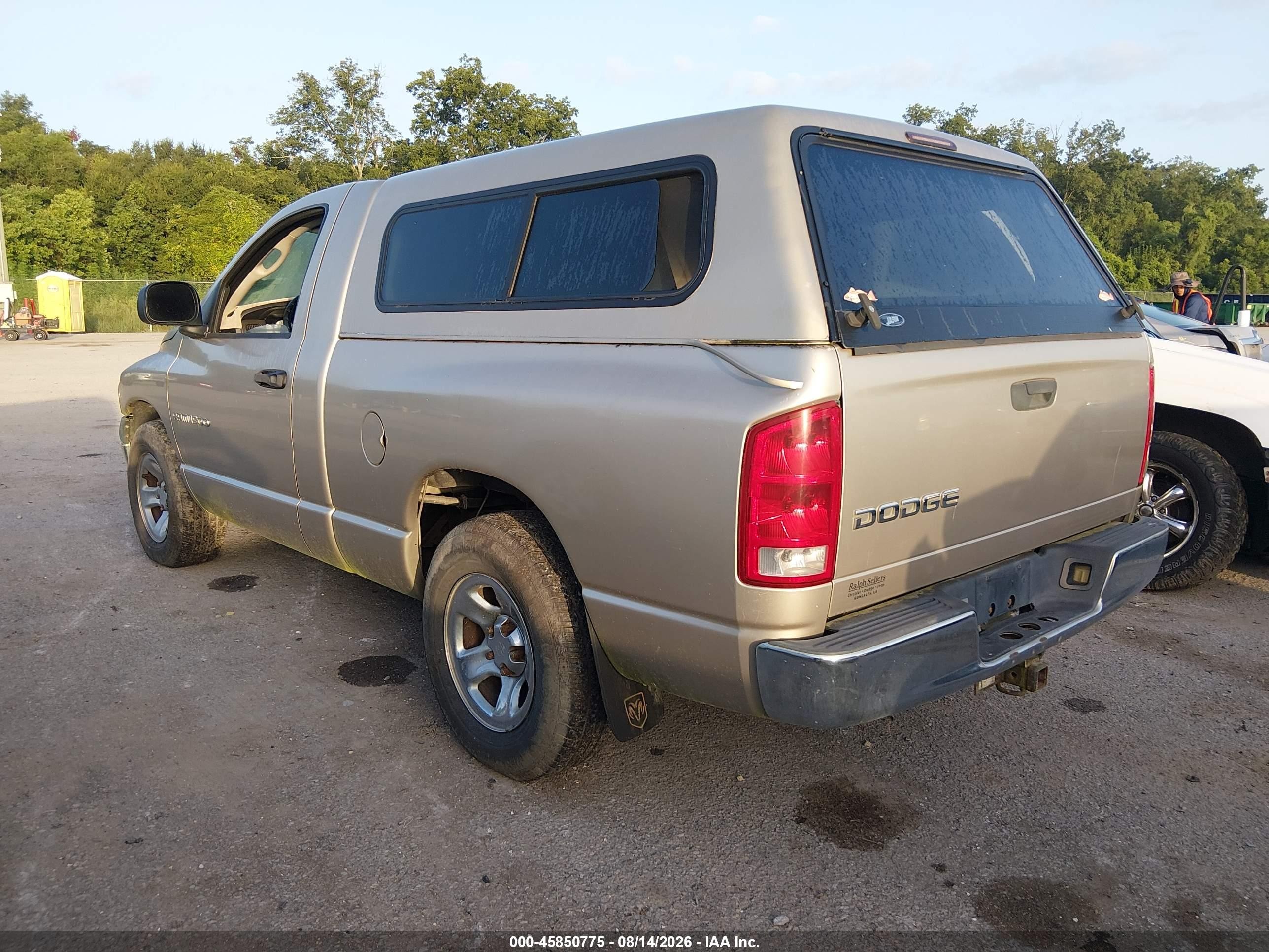 2004 Dodge Ram 1500 St Beige vin: 1D7HA16K64J103752