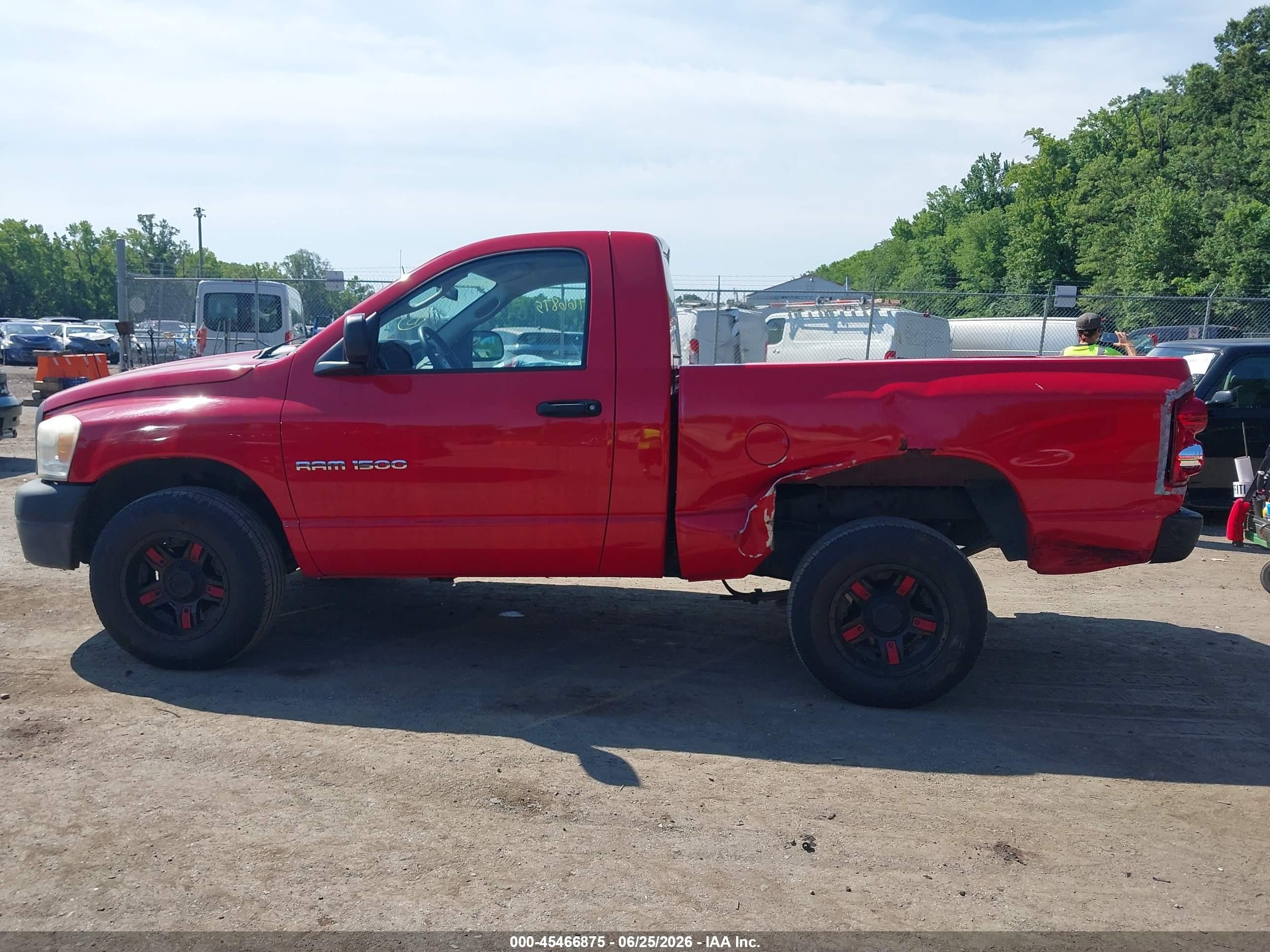 2007 Dodge Ram 1500 St Red vin: 1D7HA16K87J603044