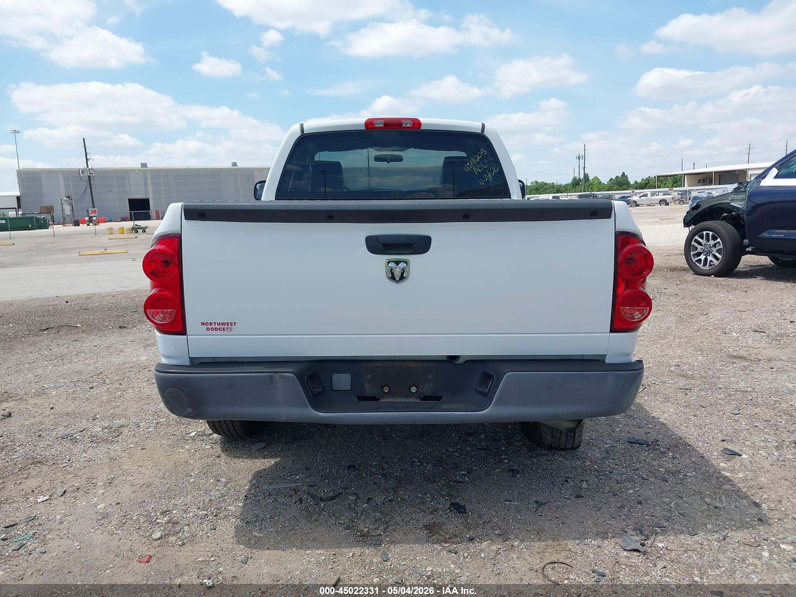 2008 Dodge Ram 1500 St/sxt White vin: 1D7HA16KX8J123492