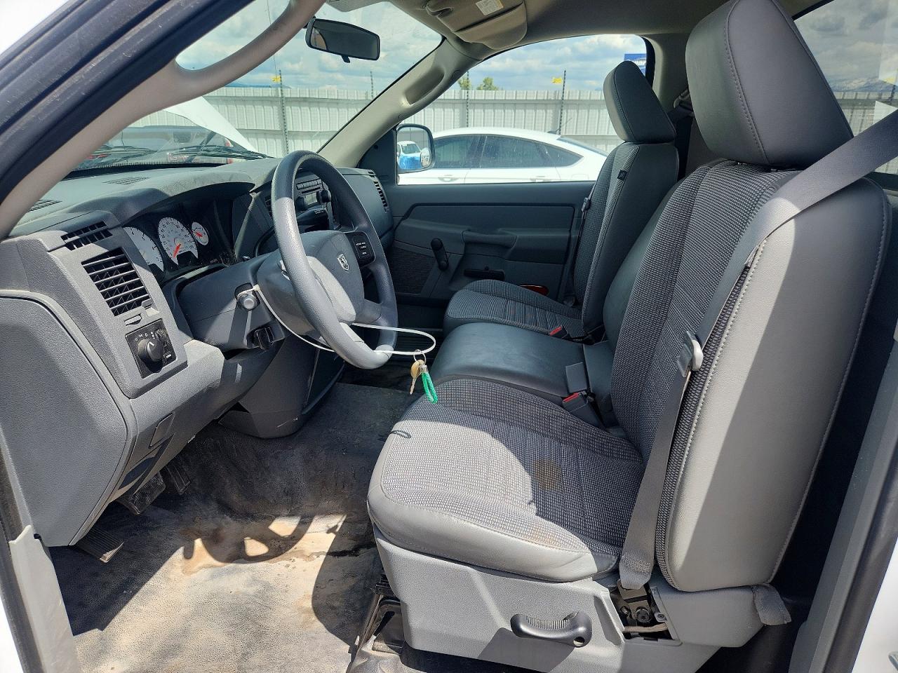 2008 Dodge Ram 1500 St Белый vin: 1D7HA16KX8J172952