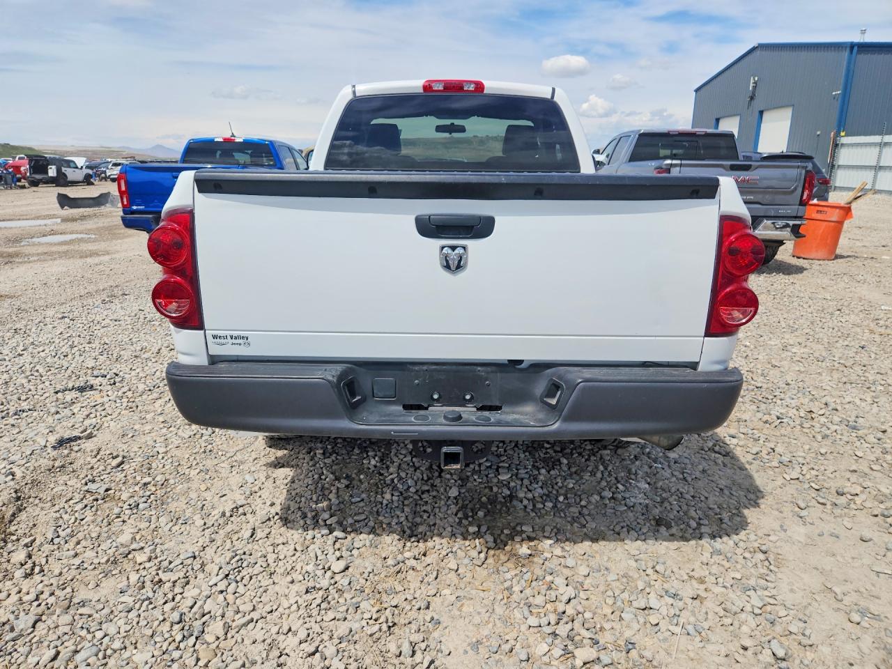2008 Dodge Ram 1500 St Белый vin: 1D7HA16KX8J172952