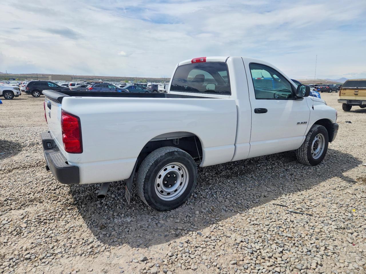 2008 Dodge Ram 1500 St Белый vin: 1D7HA16KX8J172952