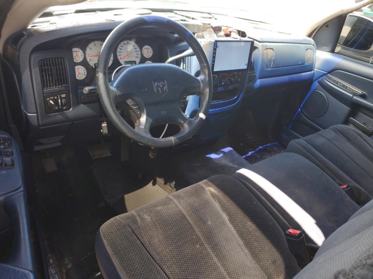 2002 Dodge Ram 1500 Белый vin: 1D7HA16N02J238118