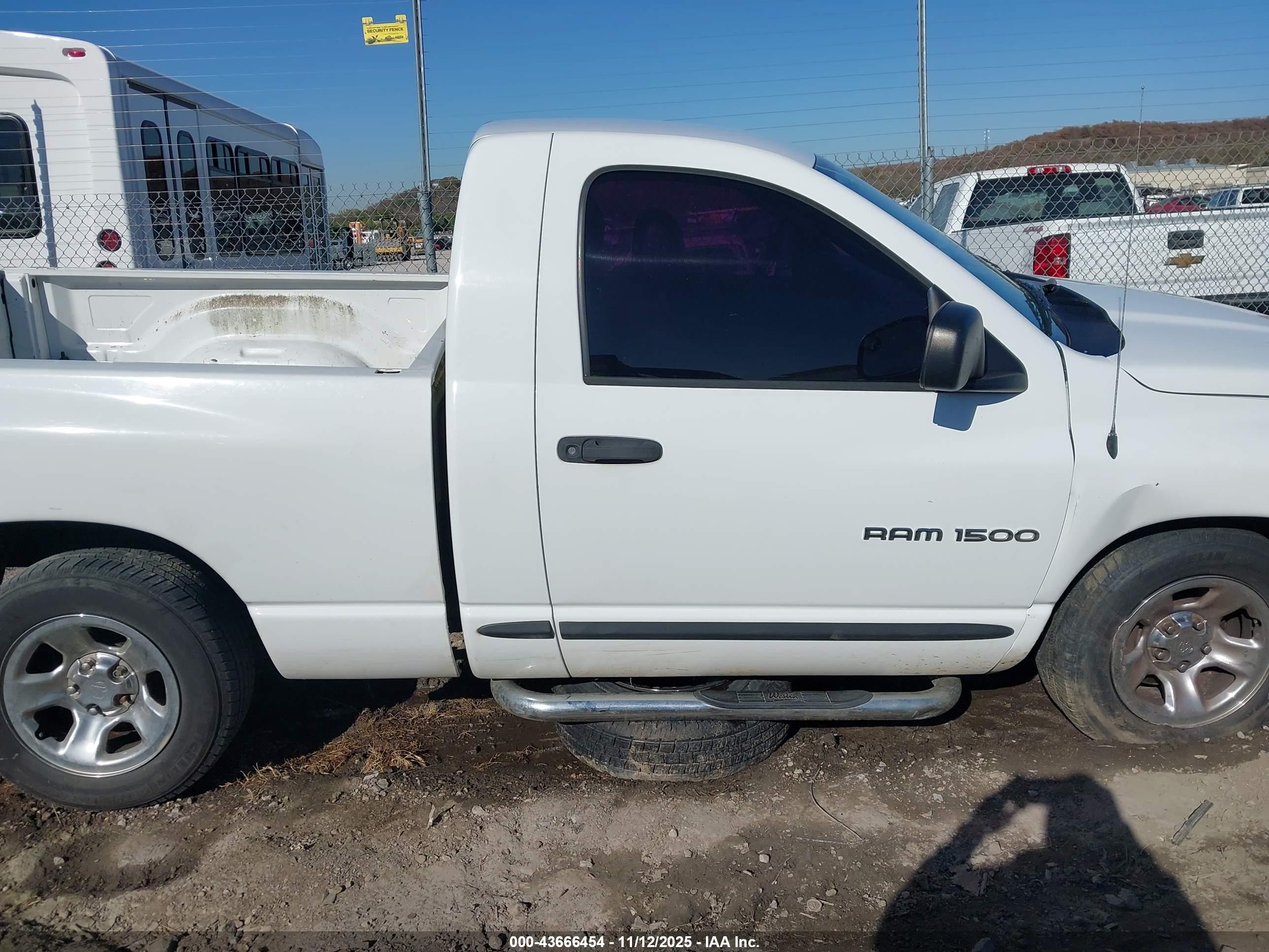 2004 Dodge Ram 1500 St White vin: 1D7HA16N14J246344
