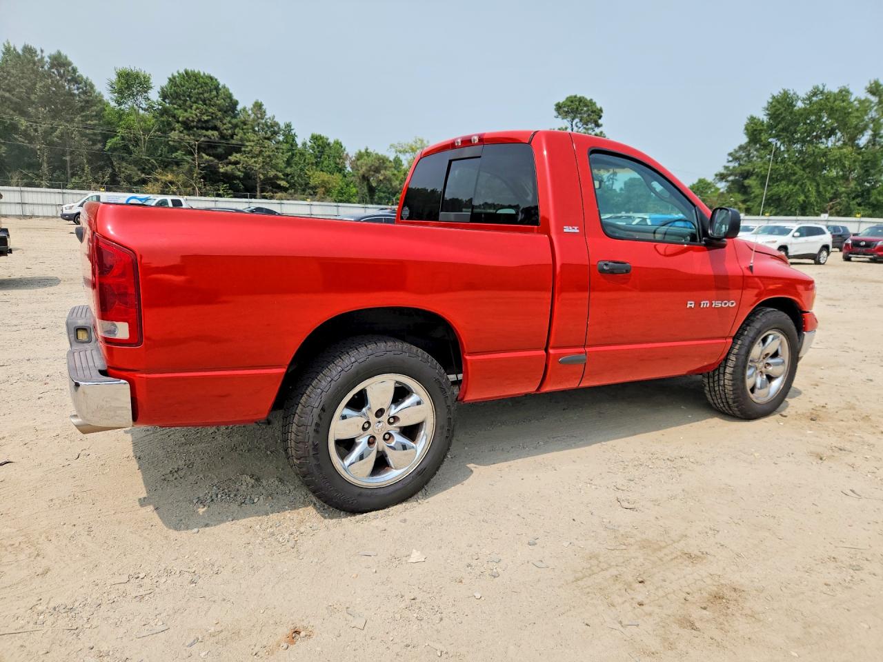 2002 Dodge Ram 1500 Red vin: 1D7HA16N32J145593