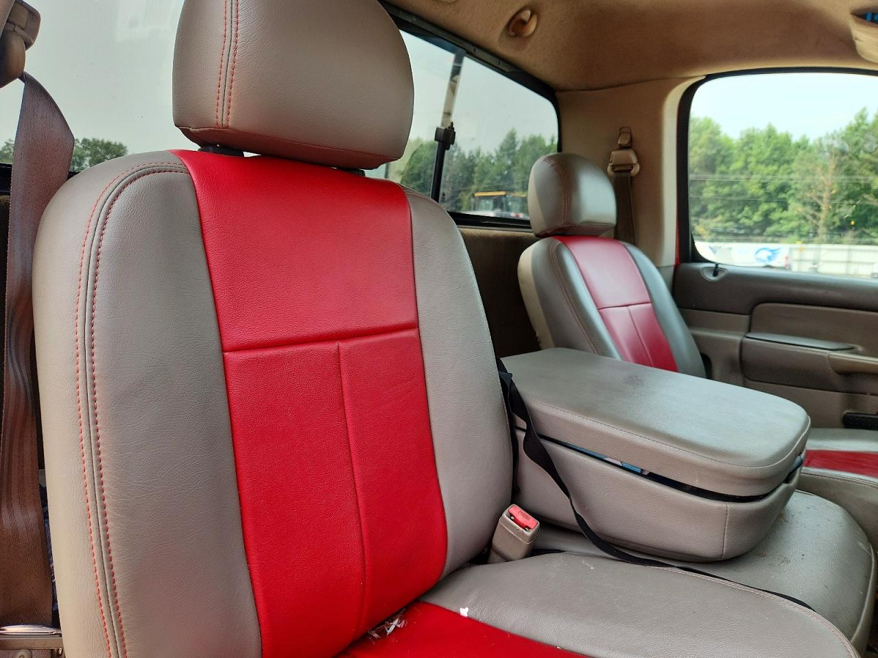 2002 Dodge Ram 1500 Red vin: 1D7HA16N32J145593