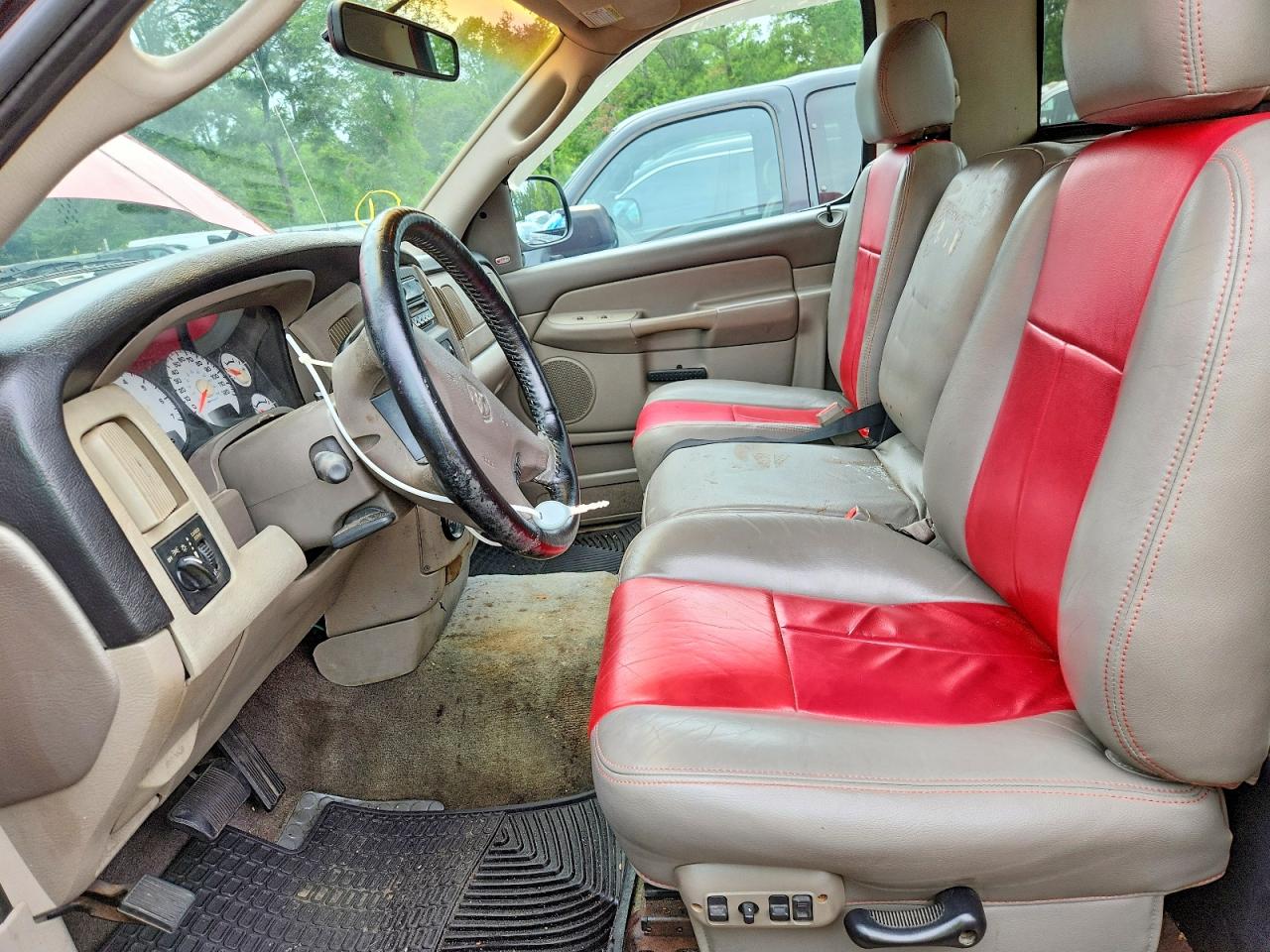2002 Dodge Ram 1500 Red vin: 1D7HA16N32J145593