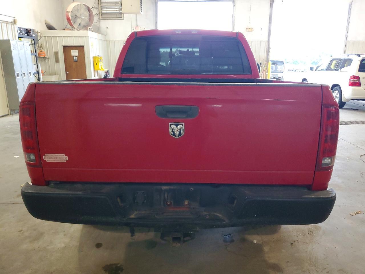 2005 Dodge Ram 1500 St Red vin: 1D7HA16N65J524947