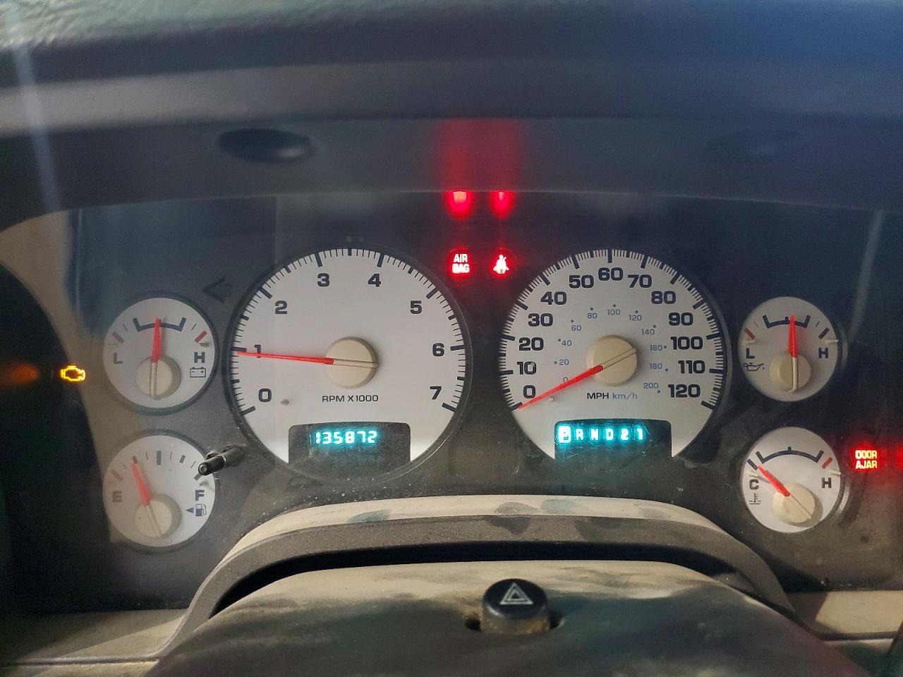 2005 Dodge Ram 1500 St Red vin: 1D7HA16N65J524947