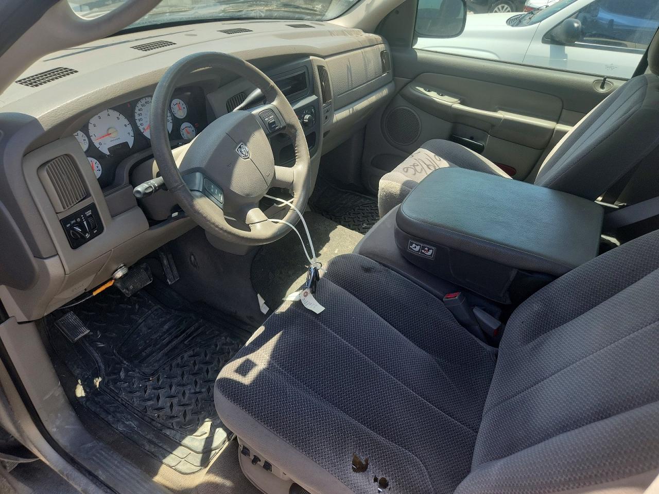 2004 Dodge Ram 1500 St Tan vin: 1D7HA16NX4J135341