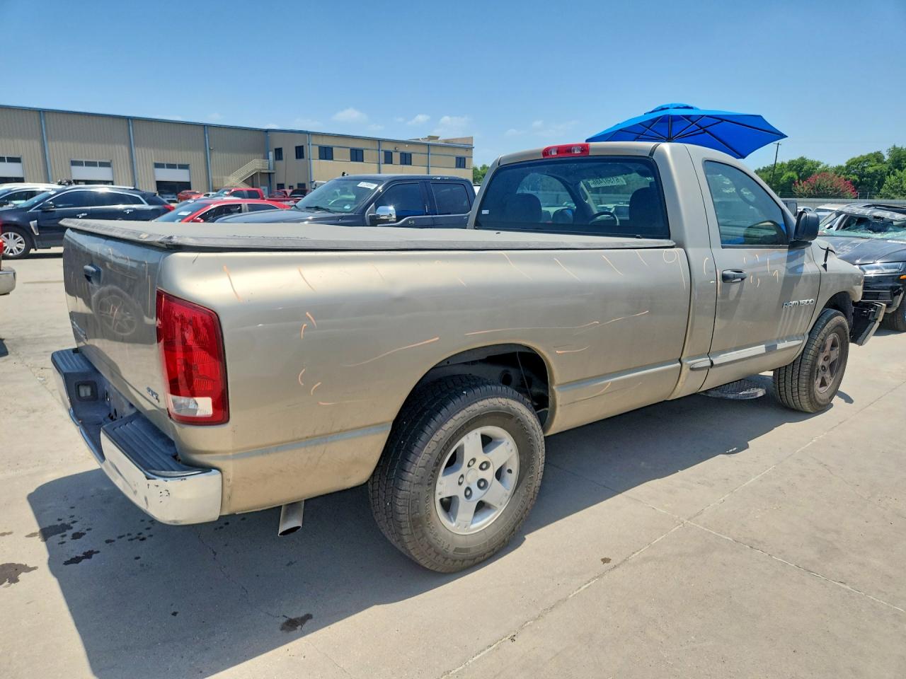 2004 Dodge Ram 1500 St Tan vin: 1D7HA16NX4J135341