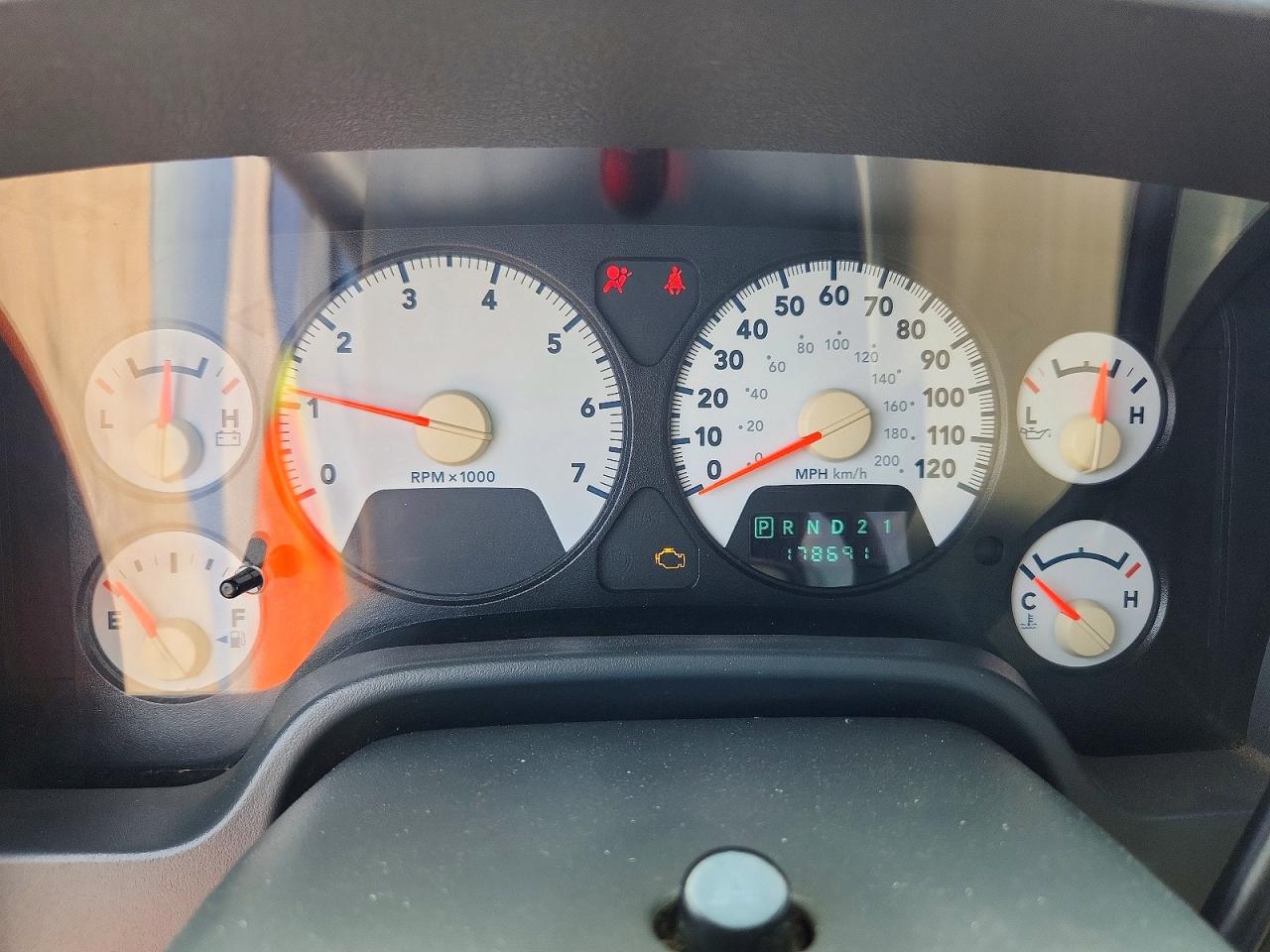 2007 Dodge Ram 1500 St Черный vin: 1D7HA16P07J560170