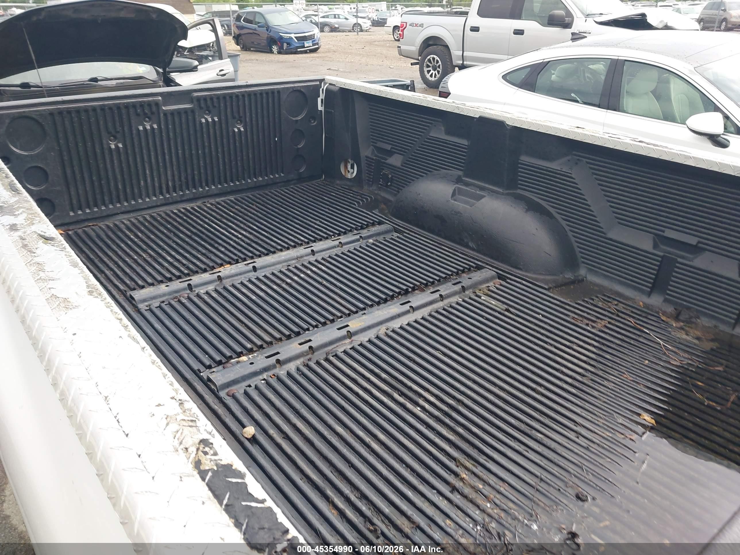 2002 Dodge Ram 1500 St Белый vin: 1D7HA16Z12J247395