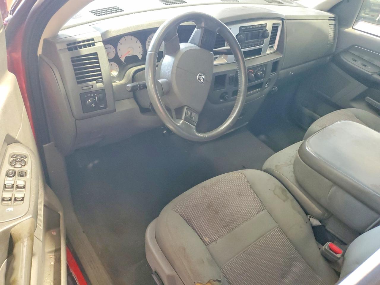 2007 Dodge Ram 1500 St Red vin: 1D7HA18247S167672