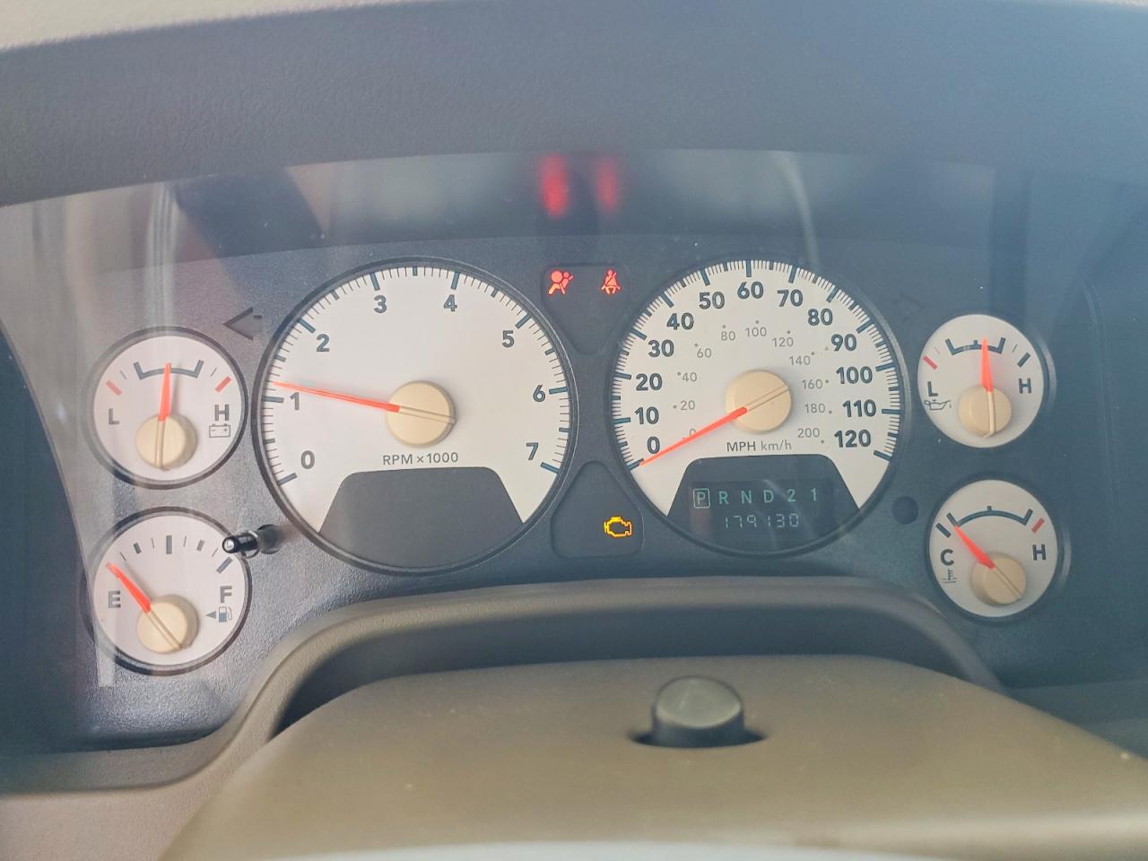2007 Dodge Ram 1500 St Красный vin: 1D7HA18247S179482