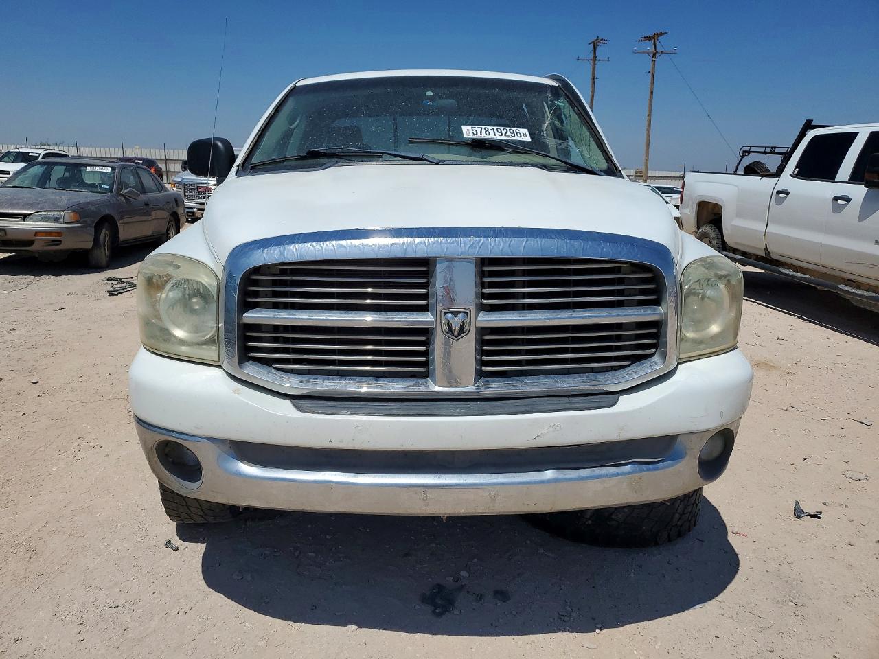 2007 Dodge 1500 White vin: 1D7HA18247S272597