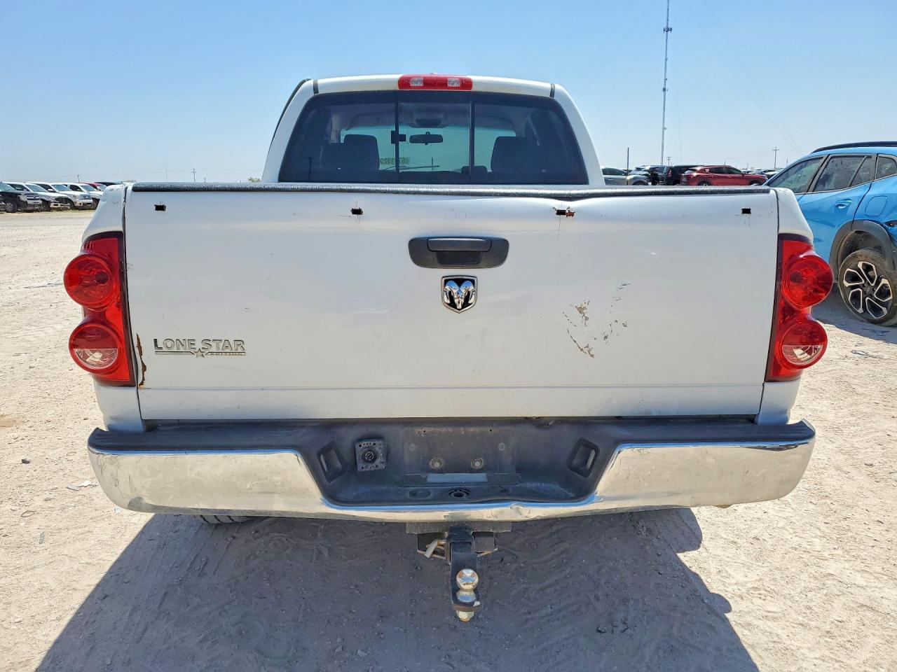 2007 Dodge 1500 White vin: 1D7HA18247S272597