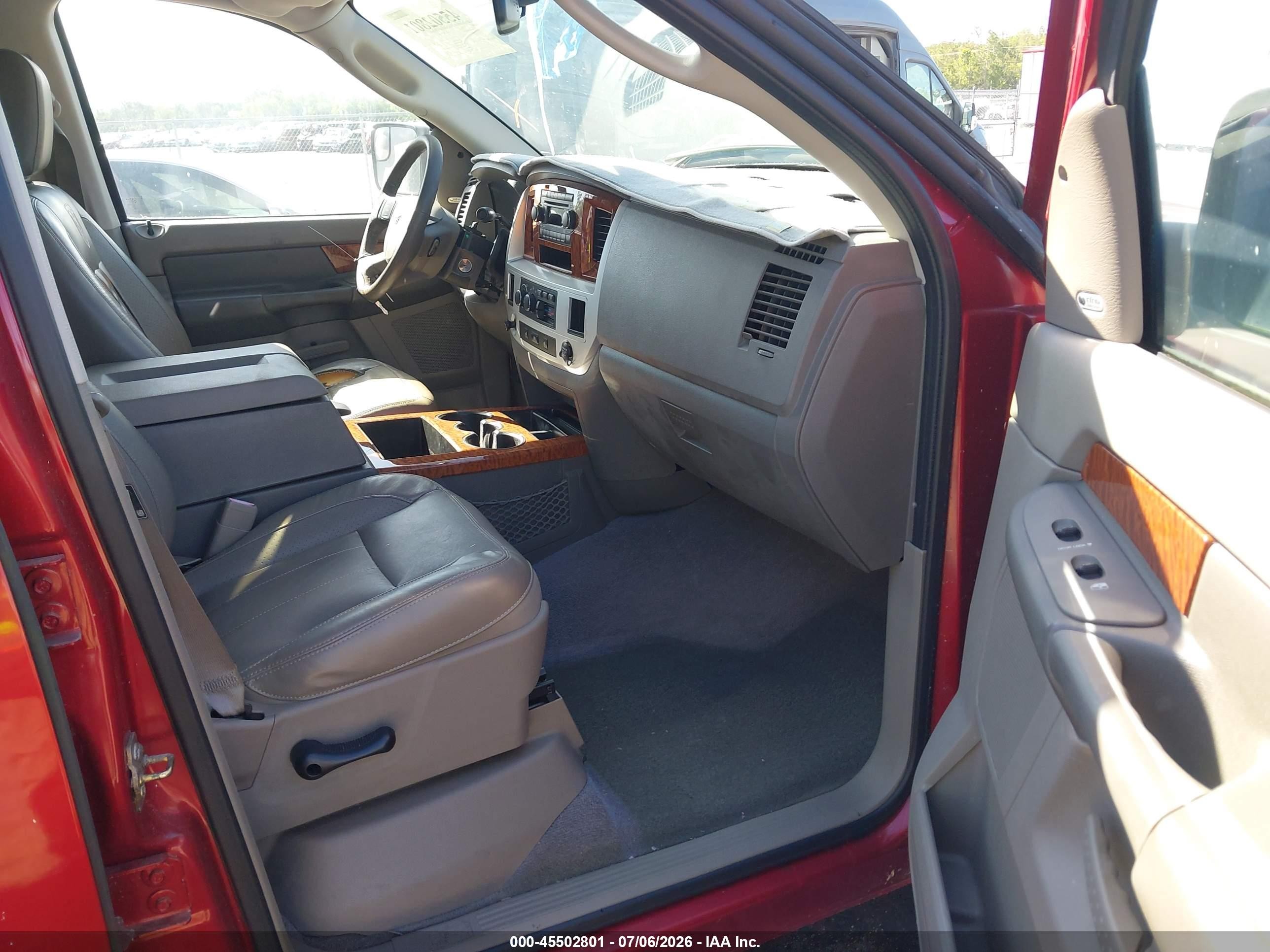 2006 Dodge Ram 1500 Laramie Red vin: 1D7HA18256S609910