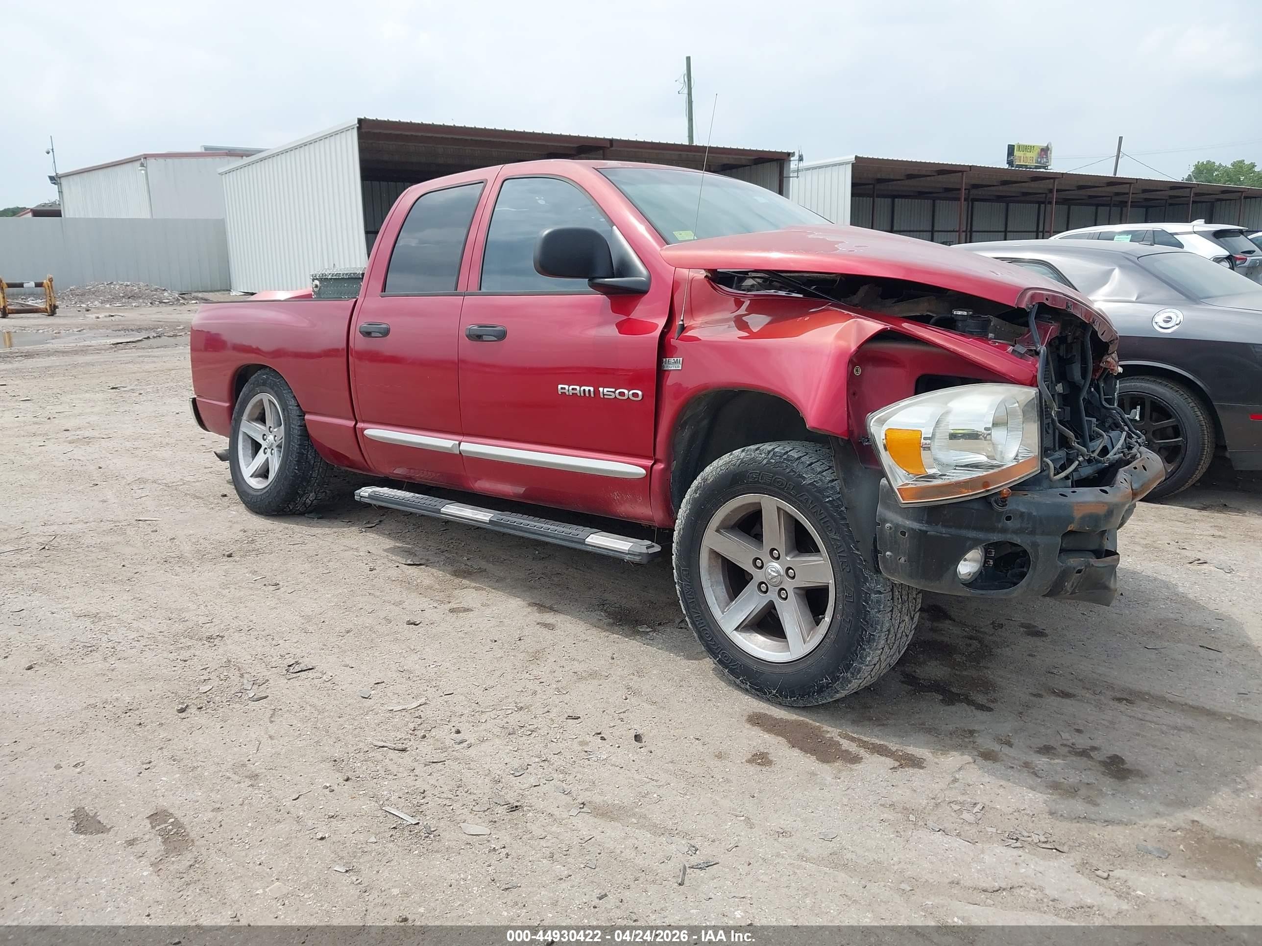 2006 Dodge Ram 1500 Laramie Red vin: 1D7HA18256S647136