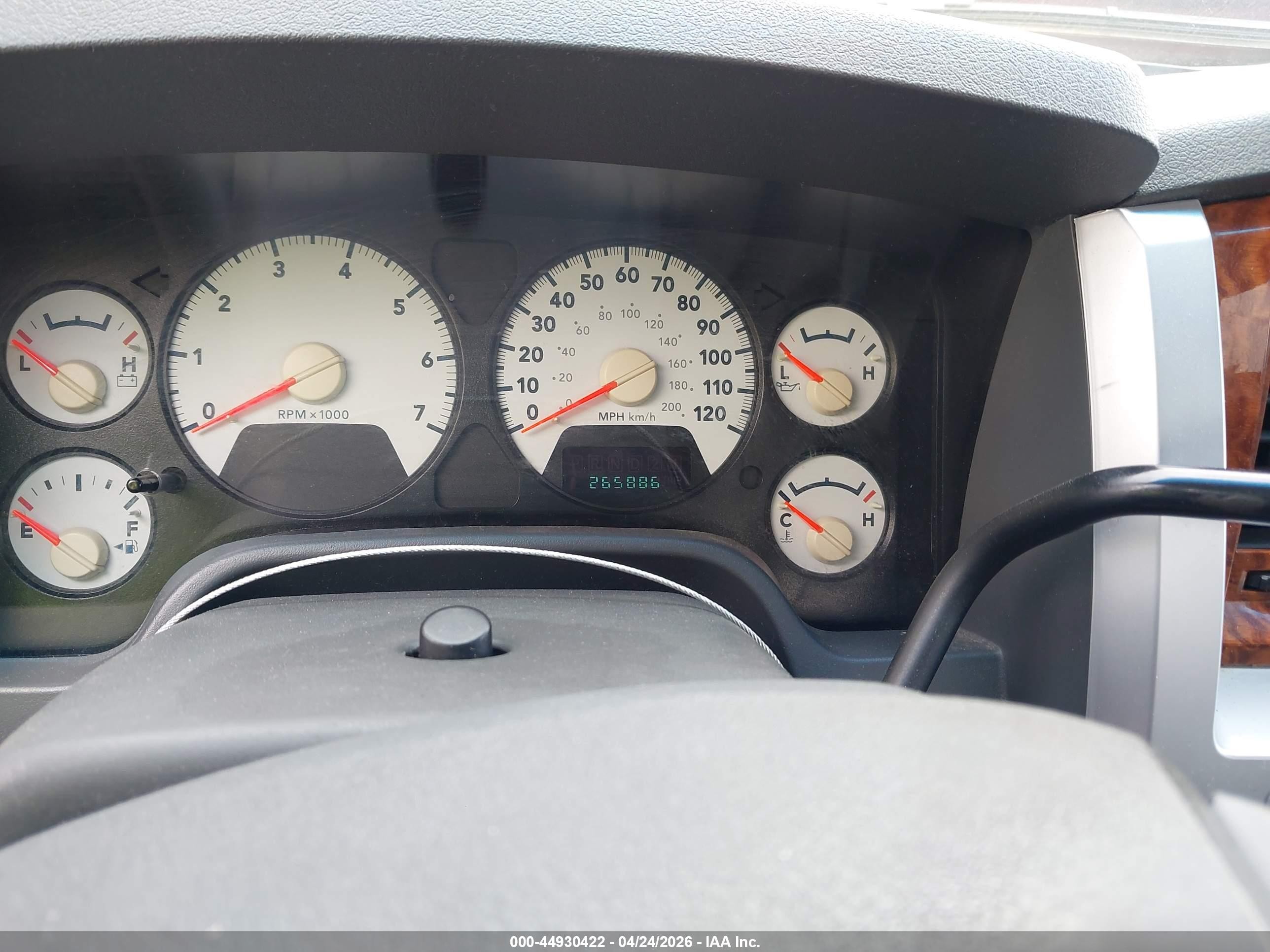 2006 Dodge Ram 1500 Laramie Red vin: 1D7HA18256S647136