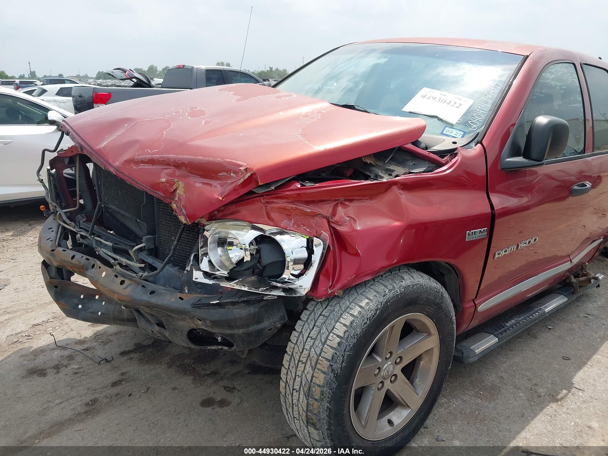 2006 Dodge Ram 1500 Laramie Red vin: 1D7HA18256S647136