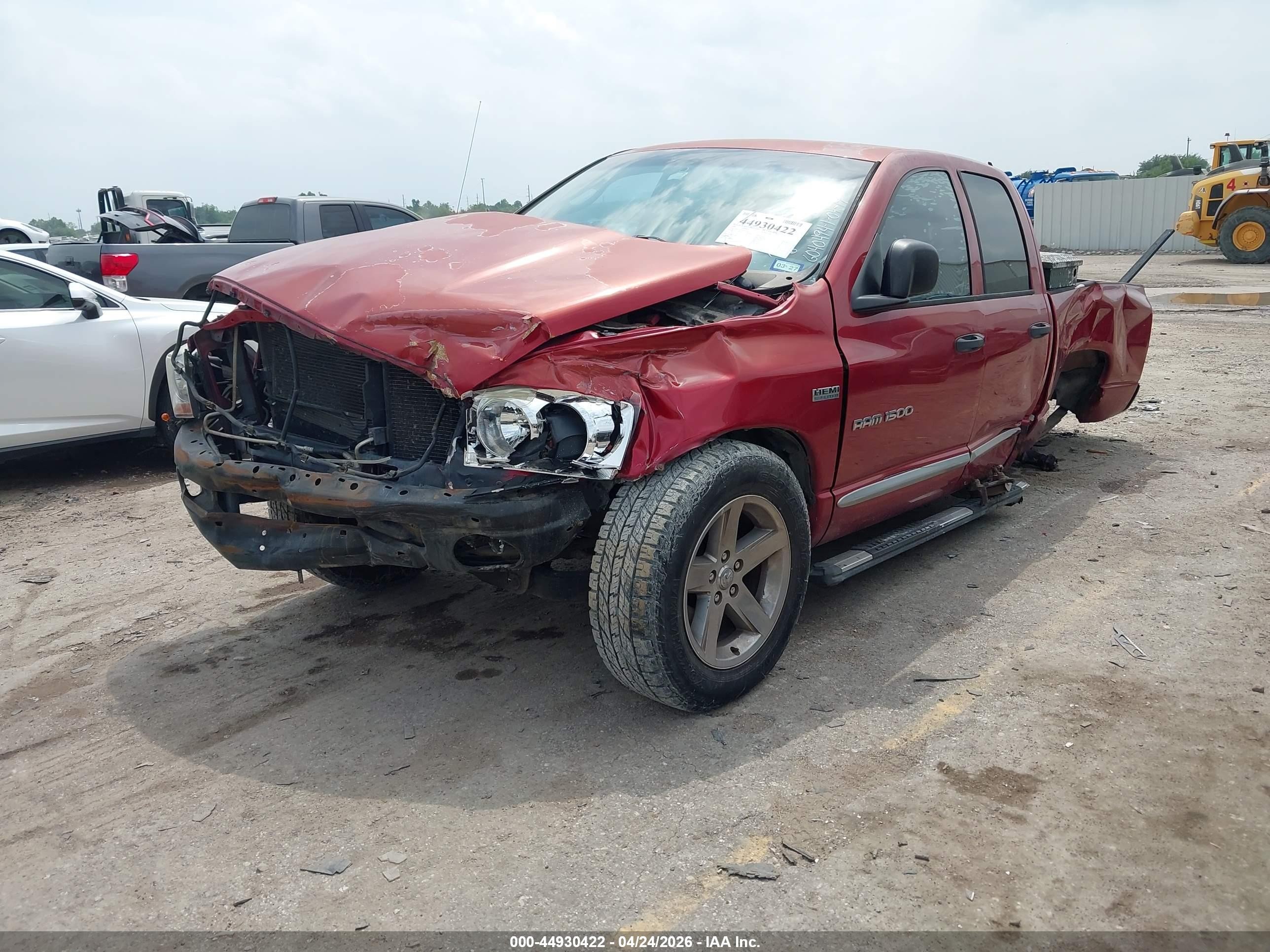 2006 Dodge Ram 1500 Laramie Red vin: 1D7HA18256S647136