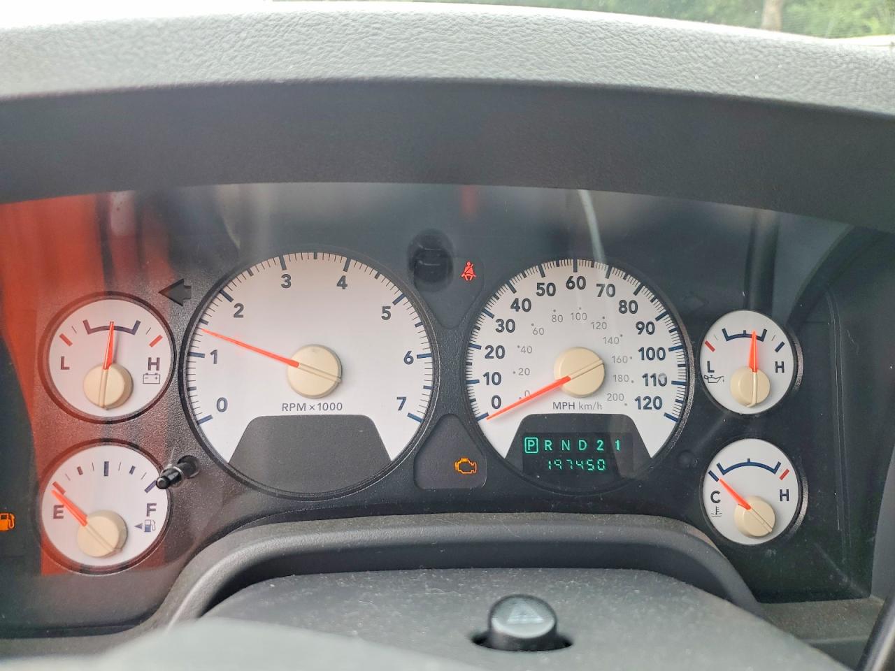 2007 Dodge Ram 1500 St Red vin: 1D7HA18257J640498