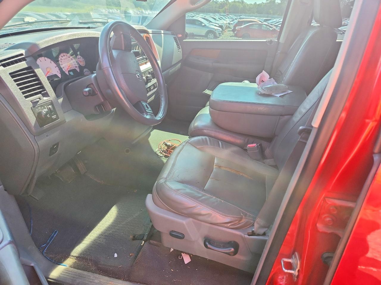 2007 Dodge Ram 1500 St Red vin: 1D7HA18257S228771