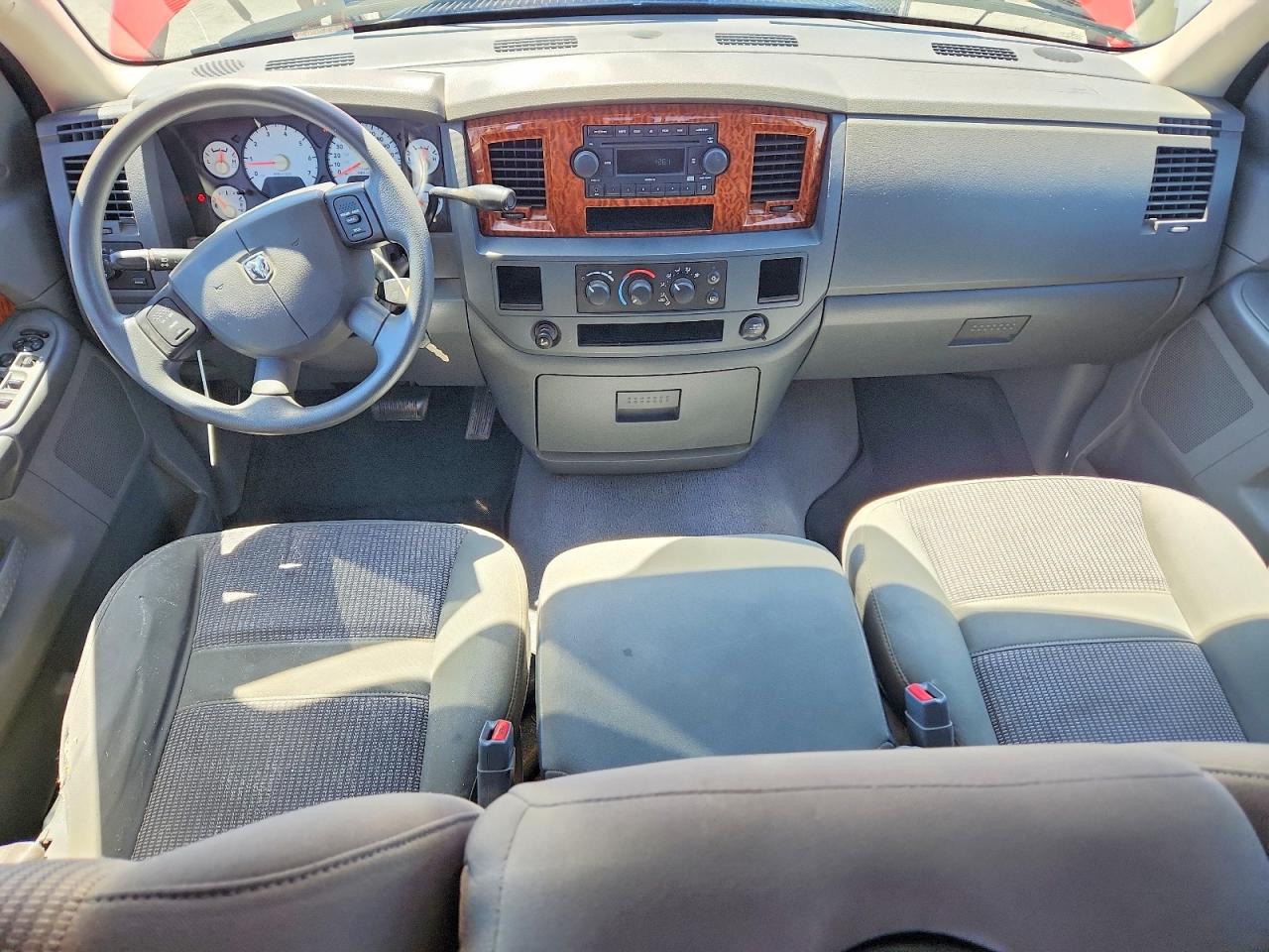 2006 Dodge Ram 1500 St Red vin: 1D7HA18266S661384