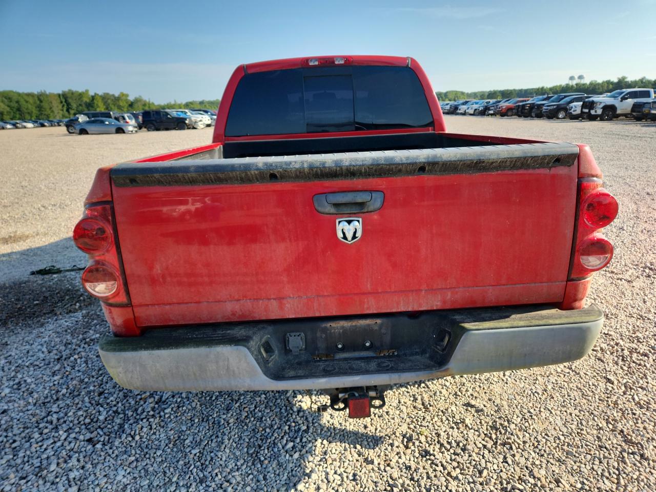 2008 Dodge Ram 1500 St Red vin: 1D7HA18268J227863