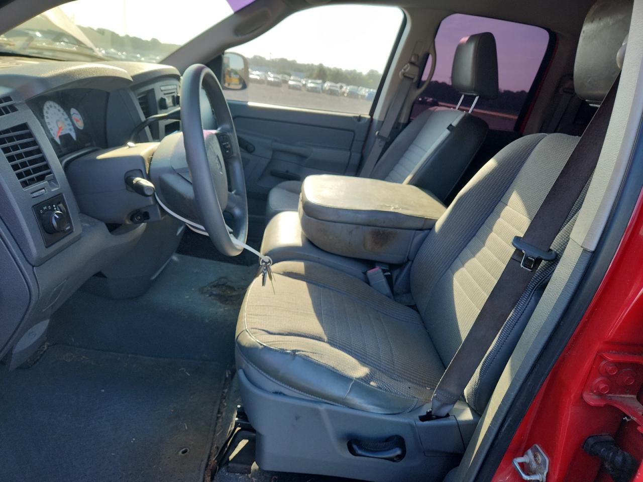 2008 Dodge Ram 1500 St Red vin: 1D7HA18268J227863