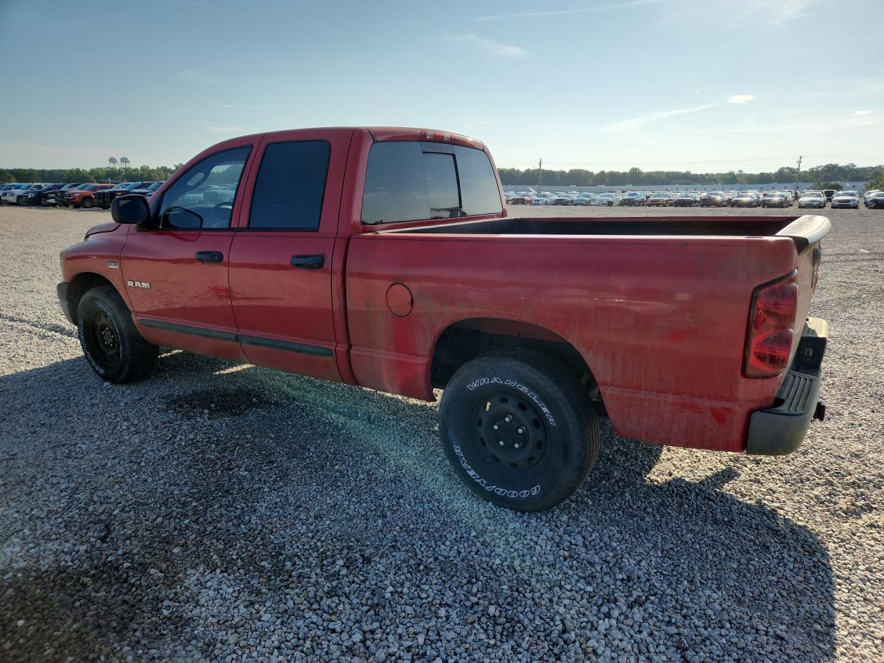 2008 Dodge Ram 1500 St Red vin: 1D7HA18268J227863
