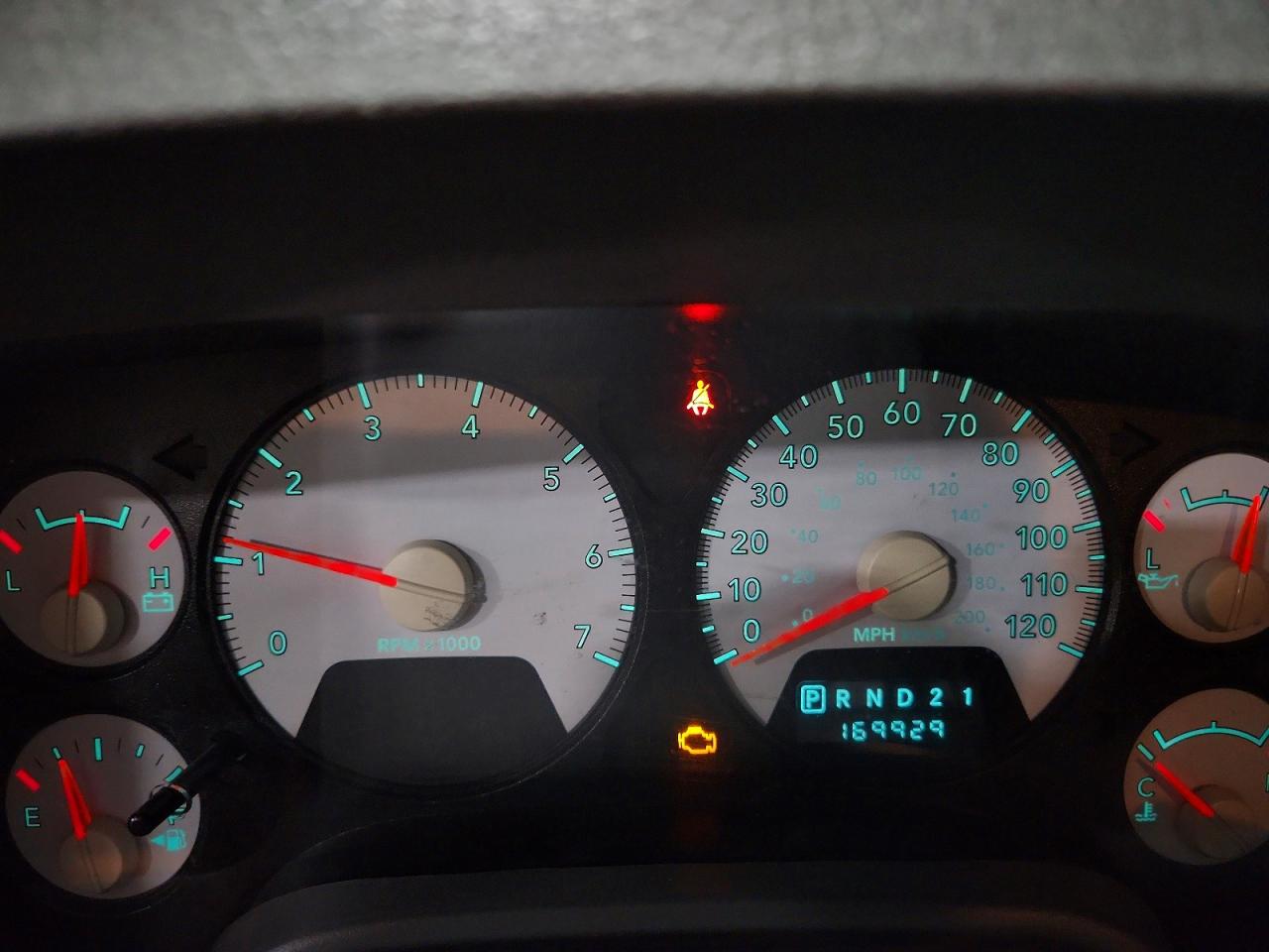 2007 Dodge Ram 1500 St Красный vin: 1D7HA18277J635447